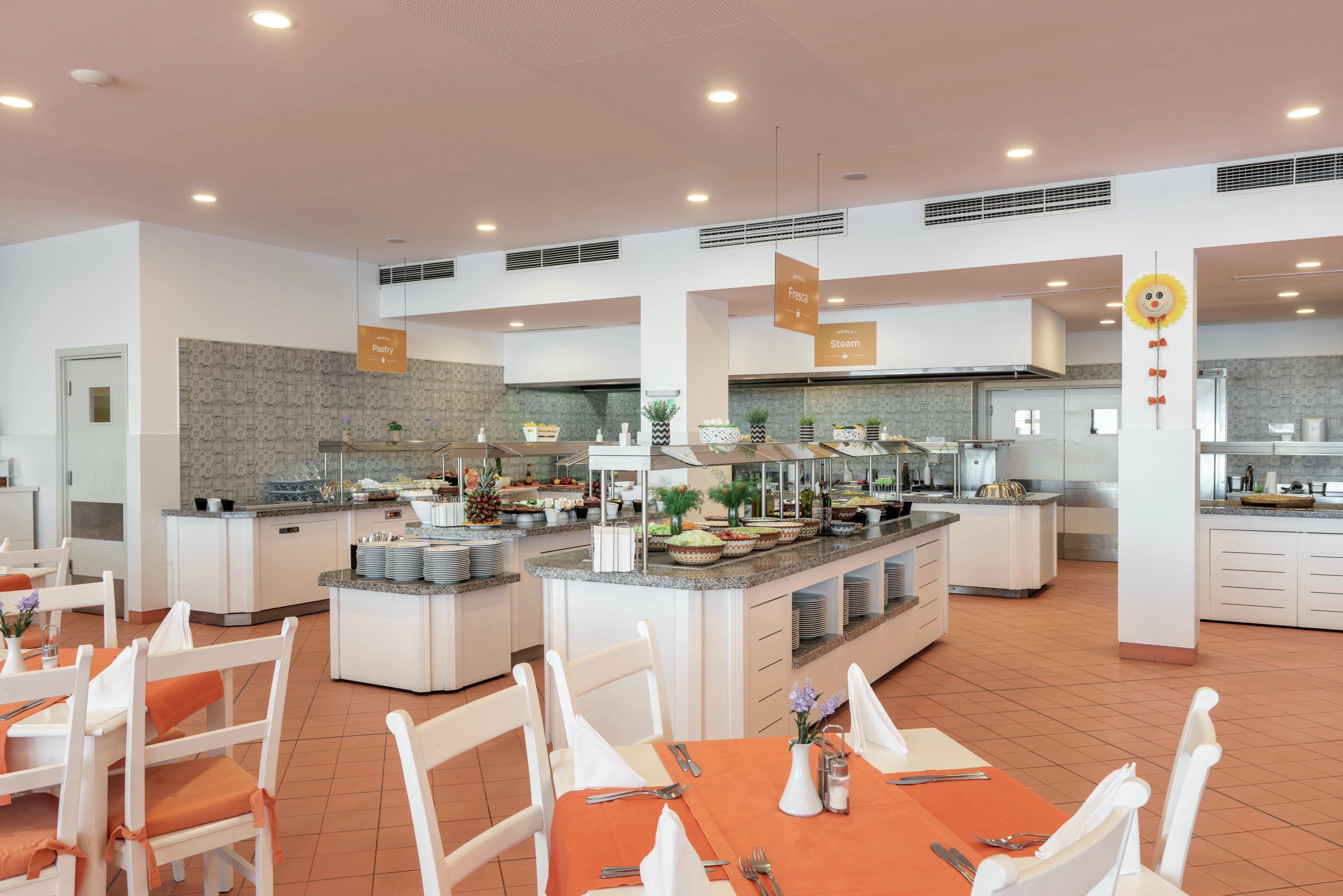 AluaSun Helios Beach 11