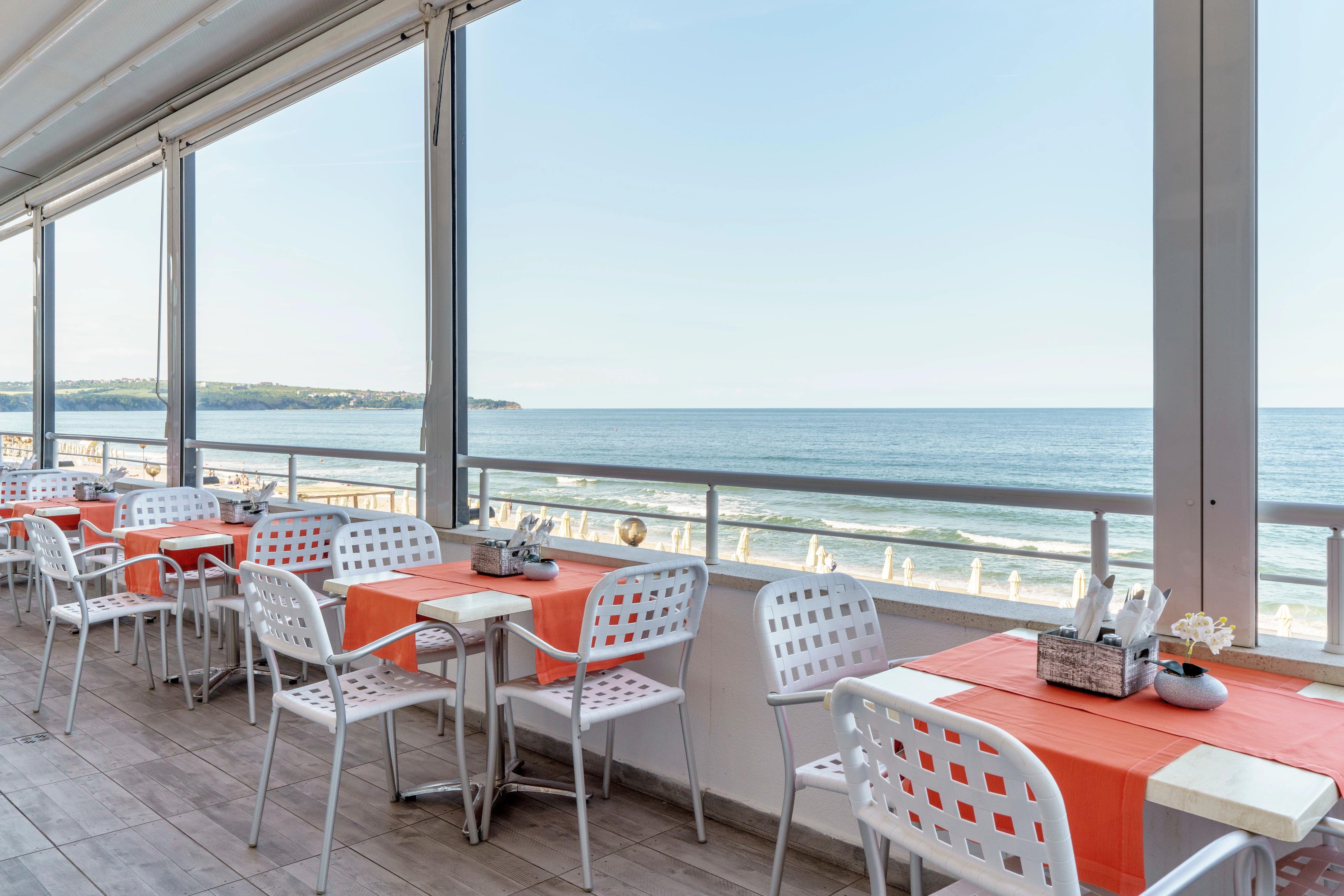 AluaSun Helios Beach 12