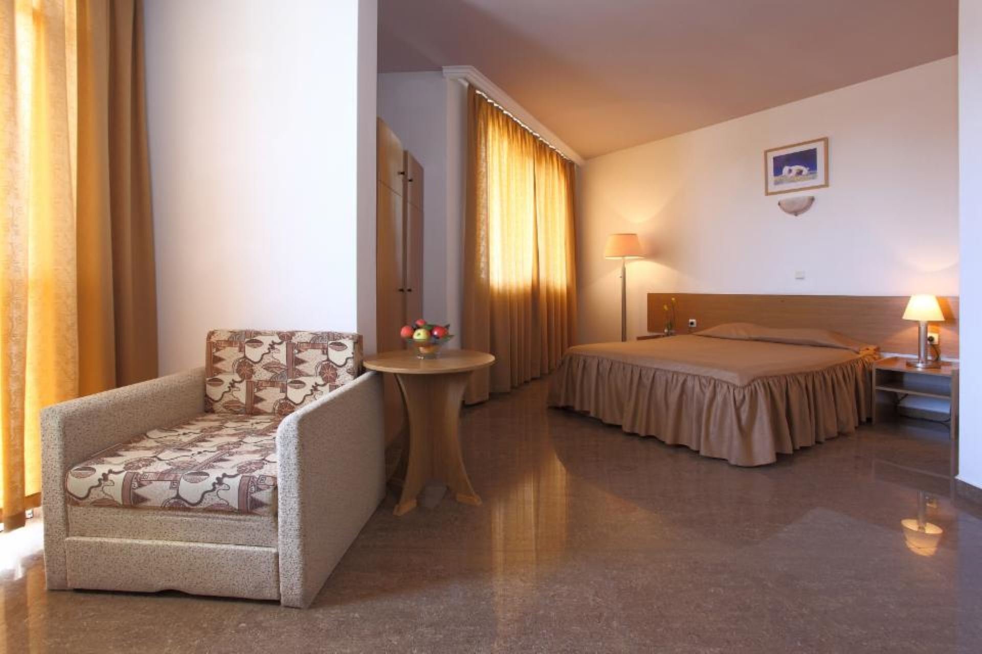 Hotel Aurora 13