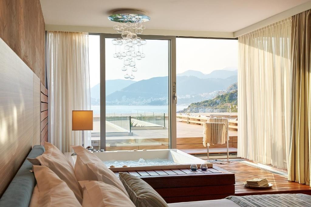 MAESTRAL RESORT AND CASINO 9