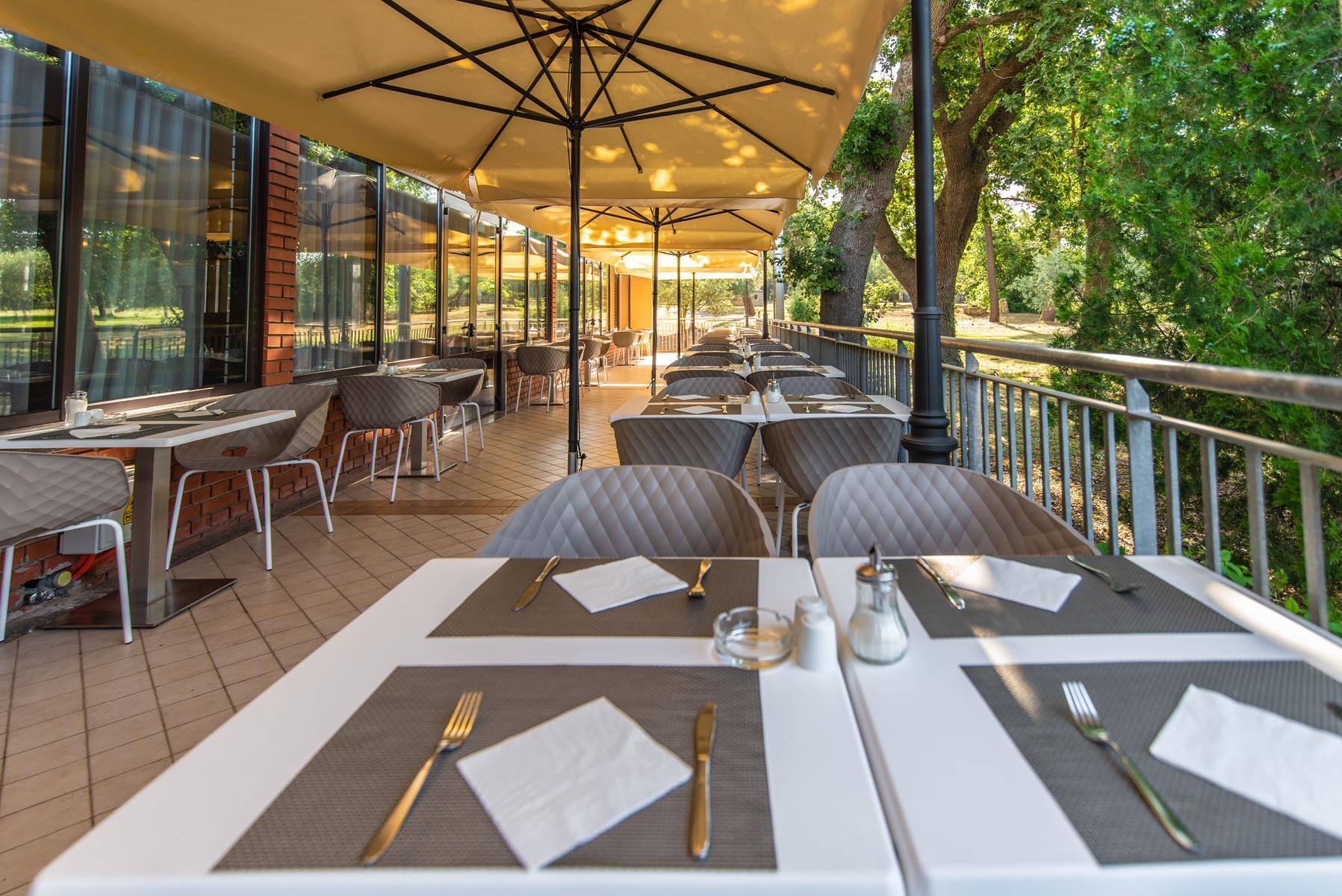 Arena Hotel Holiday 11