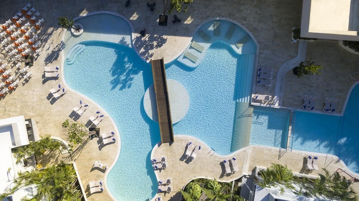 Emotions an Expression of Hodelpa Juan Dolio