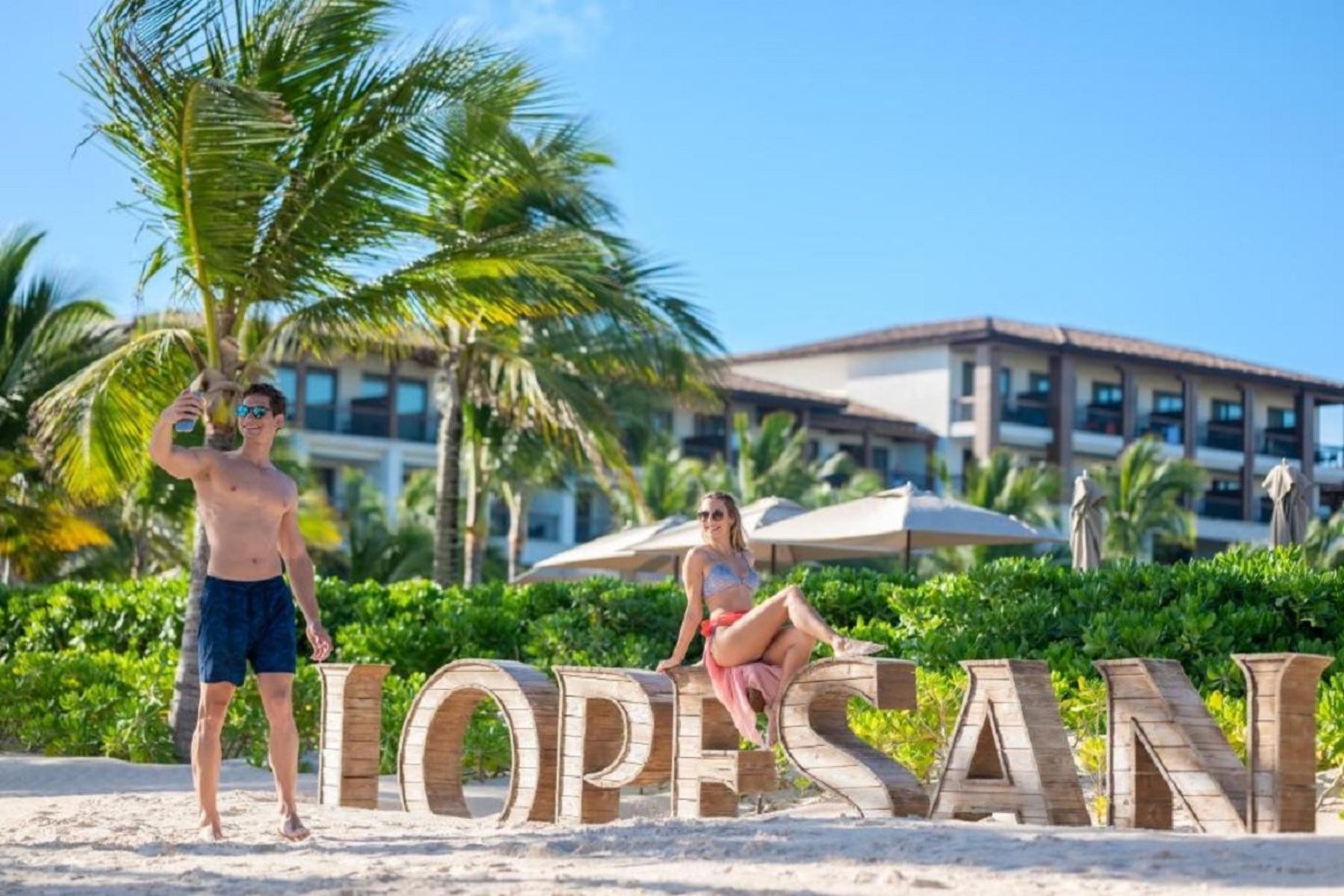 Adults Only Club at Lopesan Costa Bavaro 2
