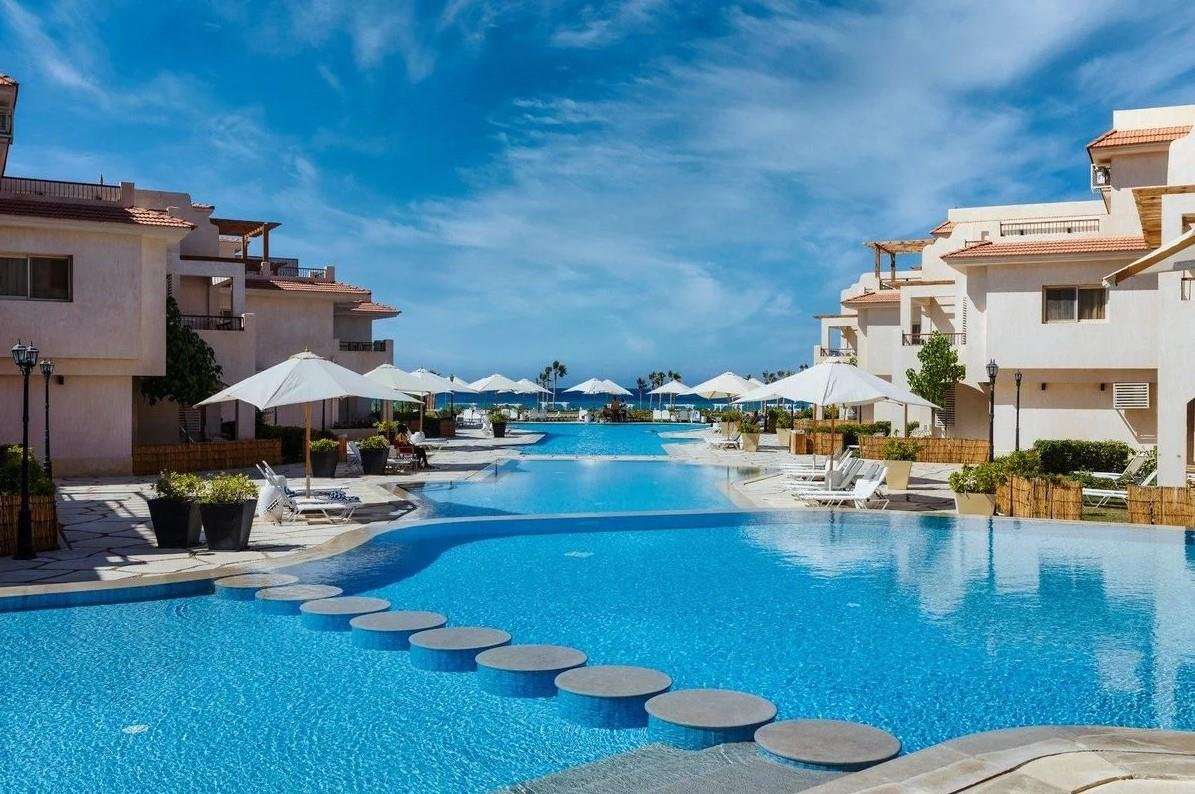 Aqua Heneish Beach Resort 5