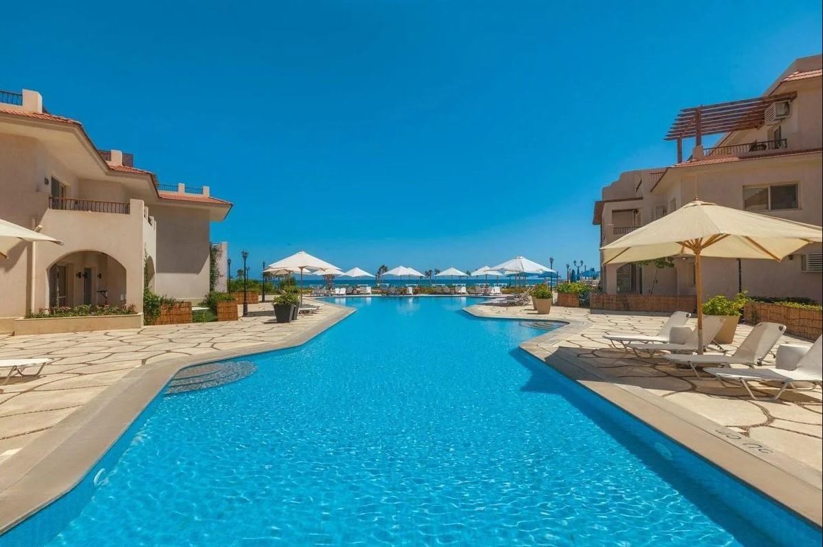 Aqua Heneish Beach Resort 6