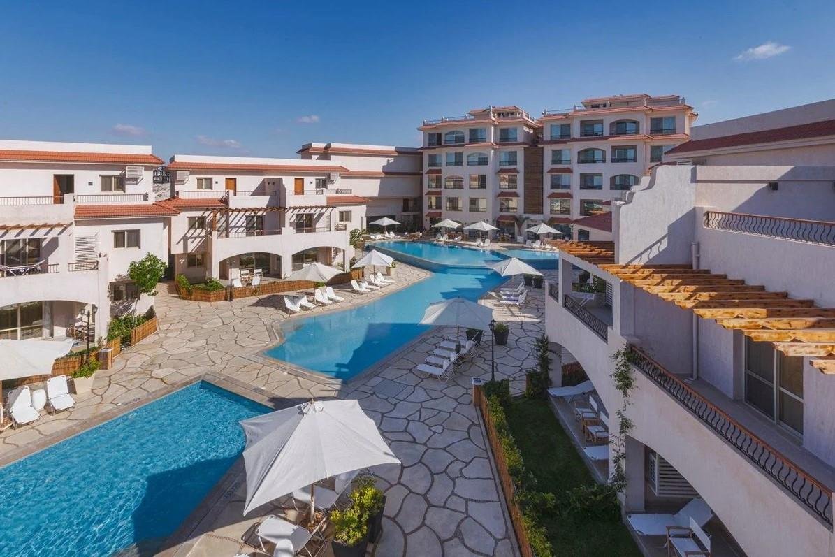 Aqua Heneish Beach Resort 4