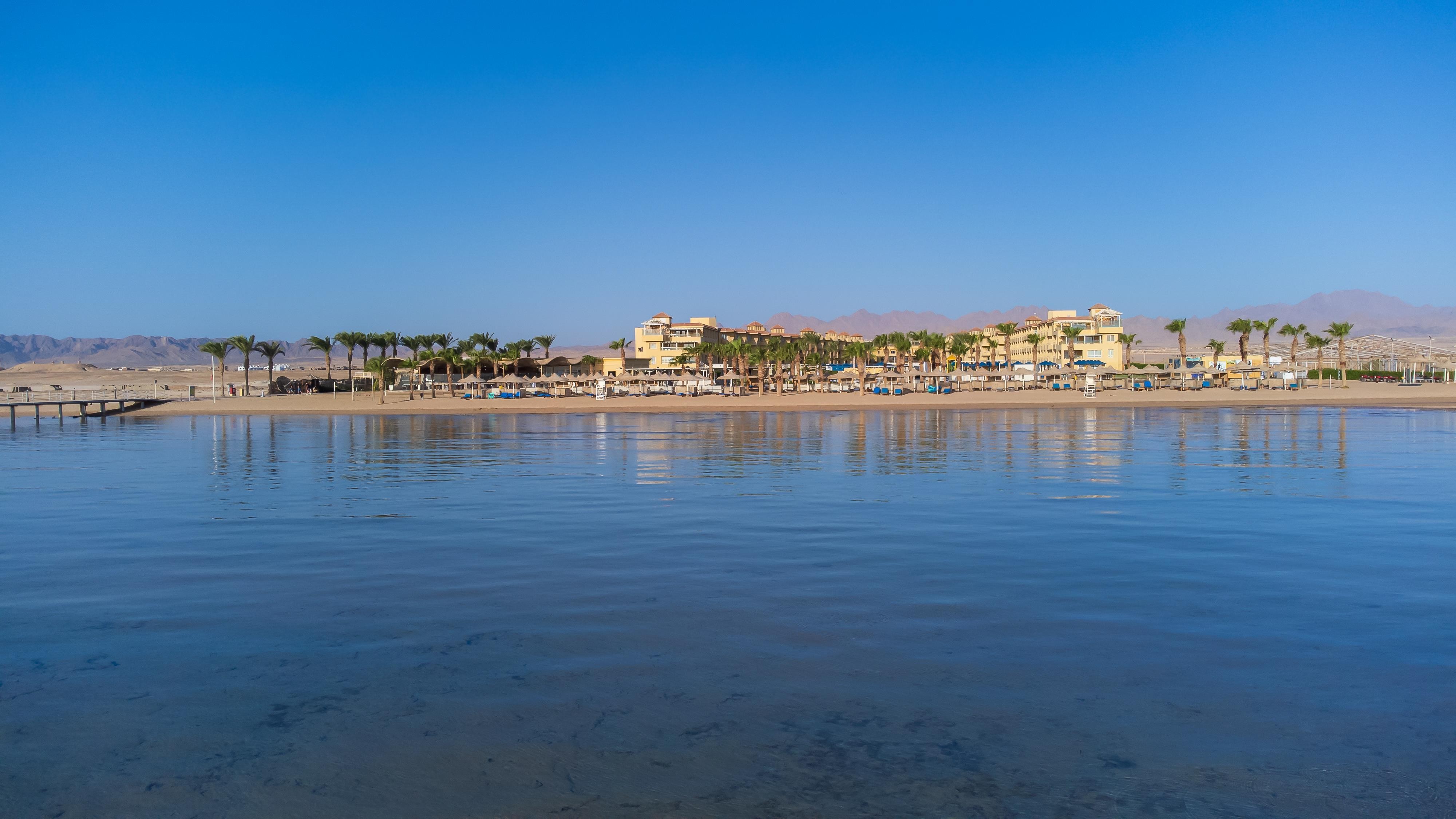 Amwaj Beach Club Abu Soma 28