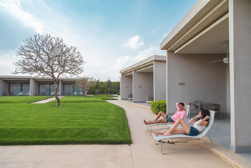 Dusit Thani LakeView Cairo 12