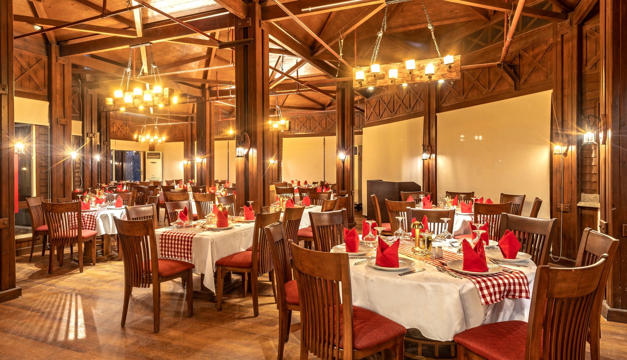 Invidia Coral Beach Tiran 14