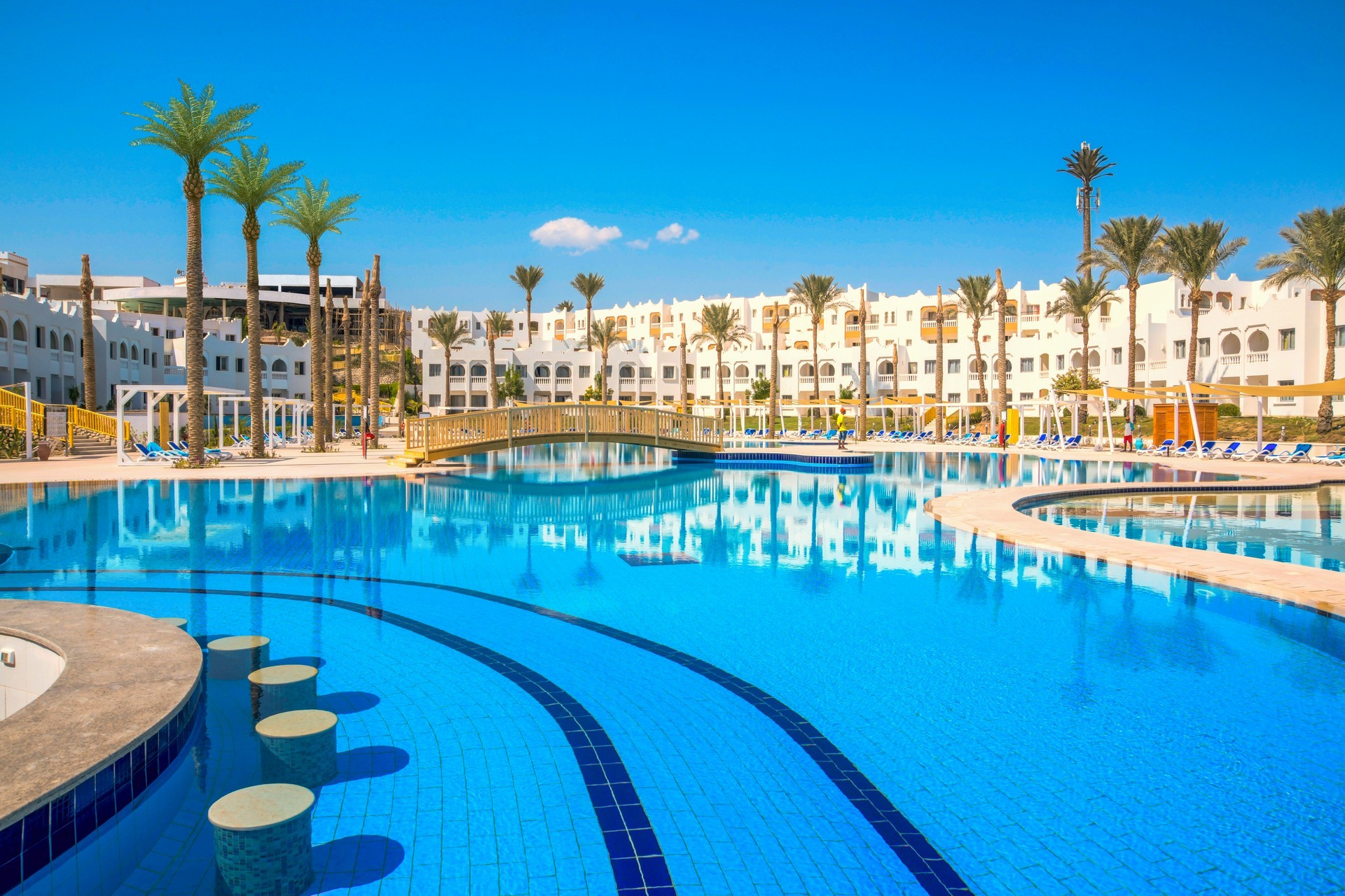 Sunrise Diamond Beach Resort 5