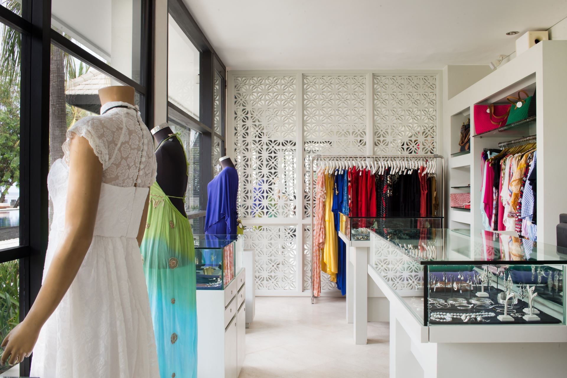 The Royal Santrian 24