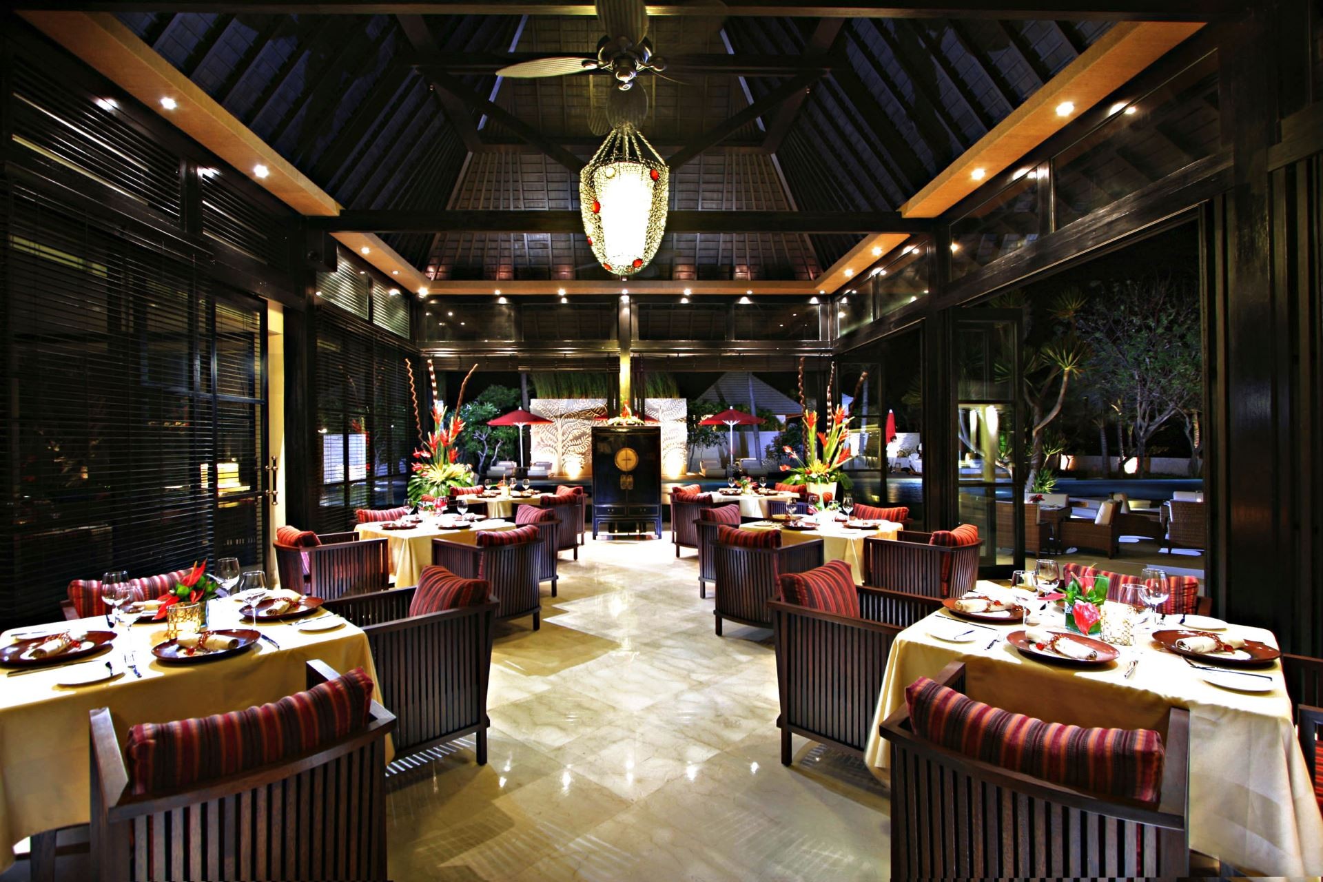 The Royal Santrian 15