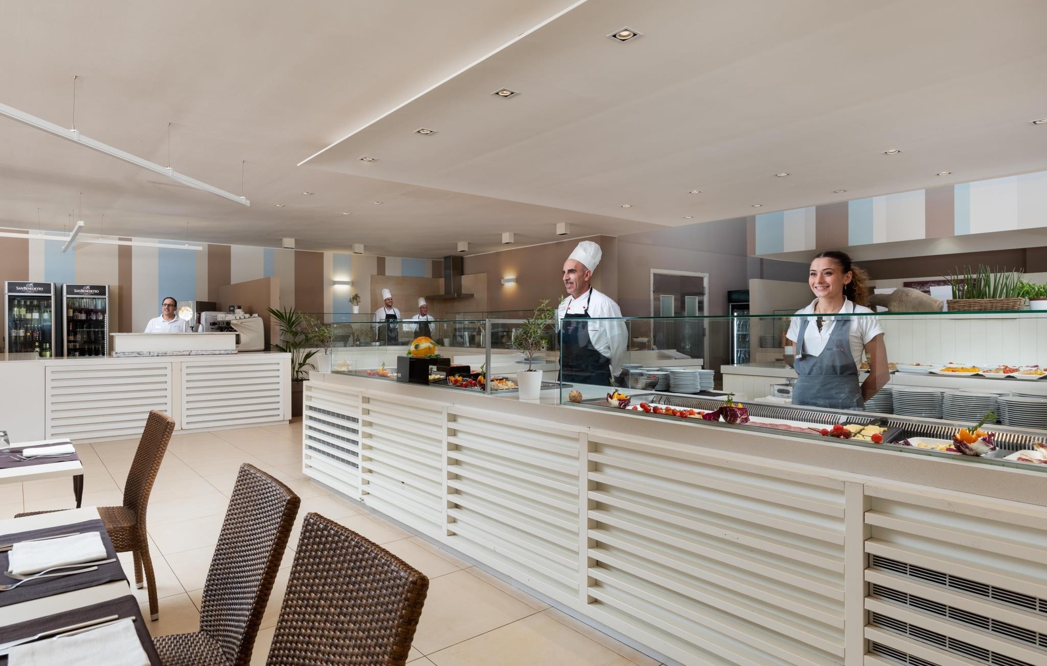 VOI Daniela Essentia 18