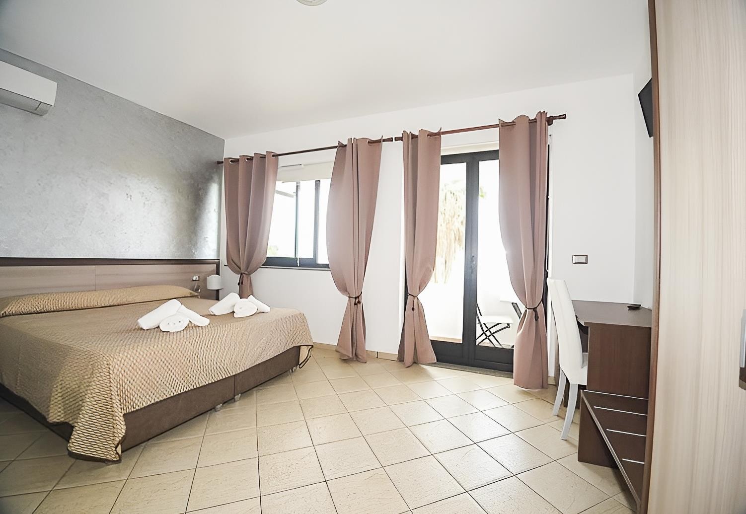 Pineta Petto Bianco Villaggio Residence 16