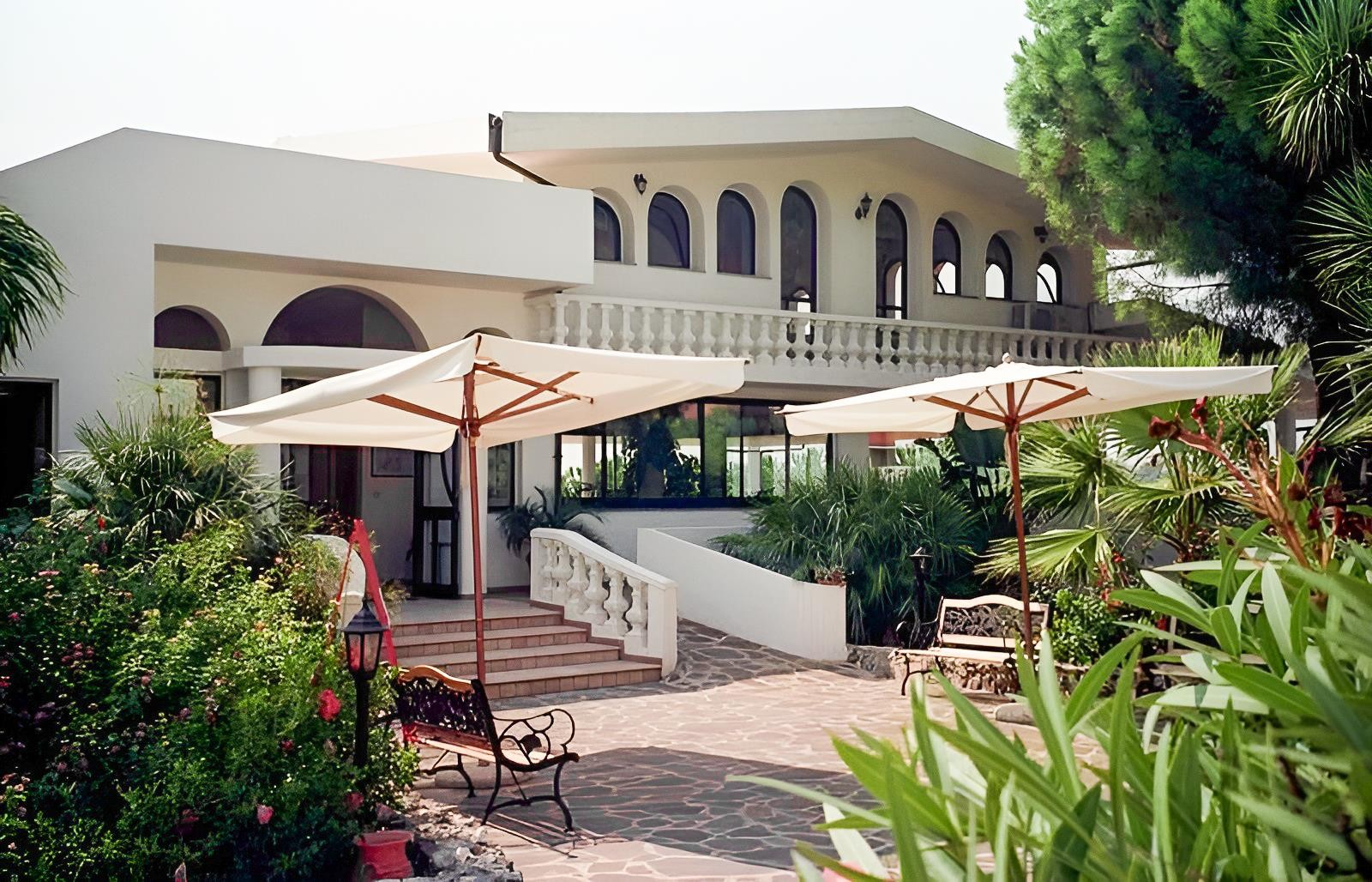 Pineta Petto Bianco Villaggio Residence 11