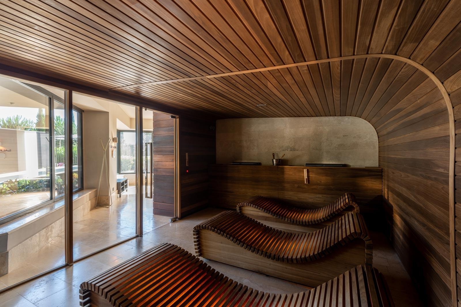 A. Roma Lifestyle 19