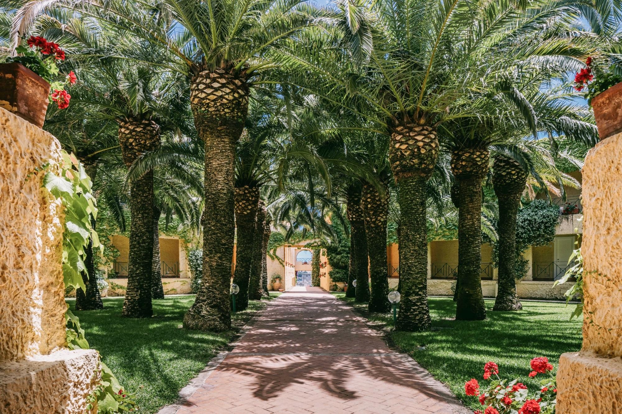 Mangia’s Sicily, Brucoli, Autograph Collection 16