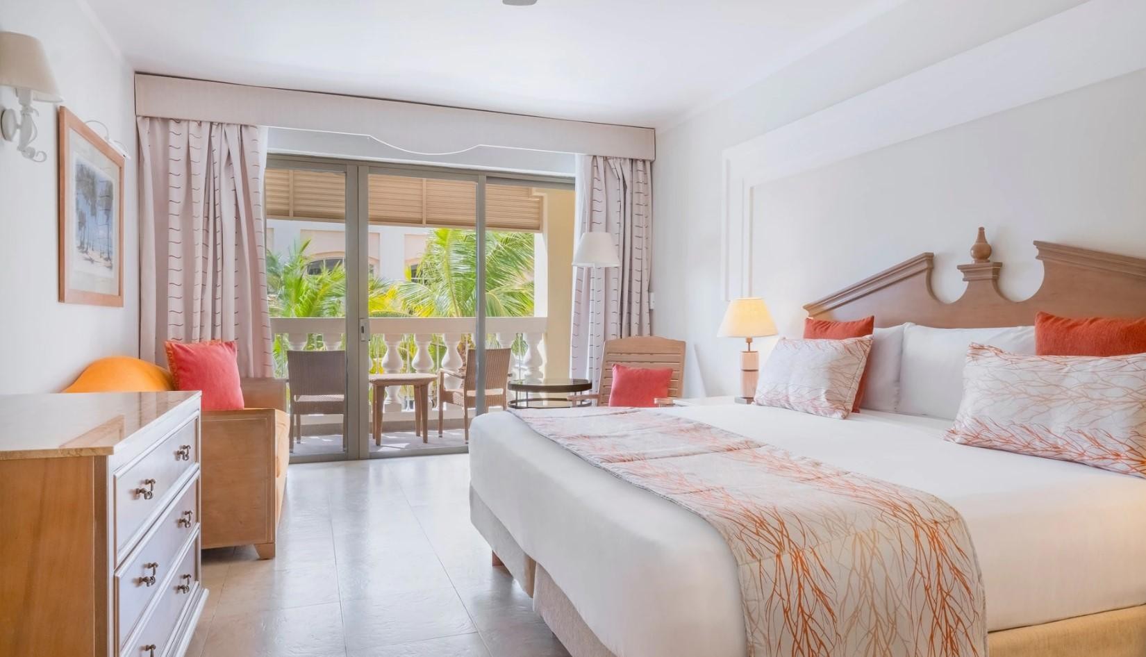 Iberostar Waves Rose Hall Beach 8