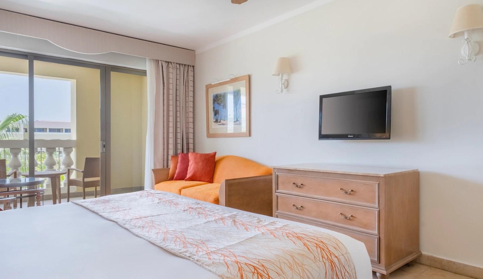 Iberostar Waves Rose Hall Beach 9