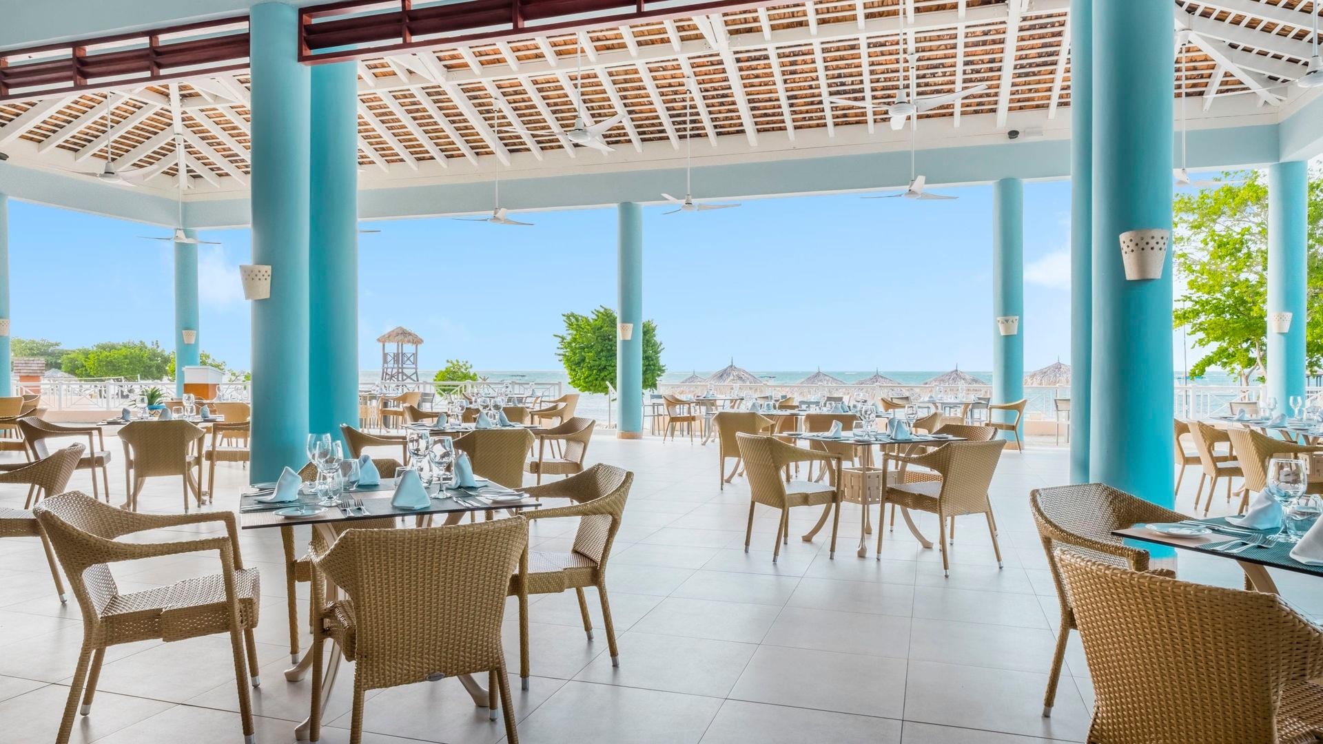 Iberostar Waves Rose Hall Beach 12