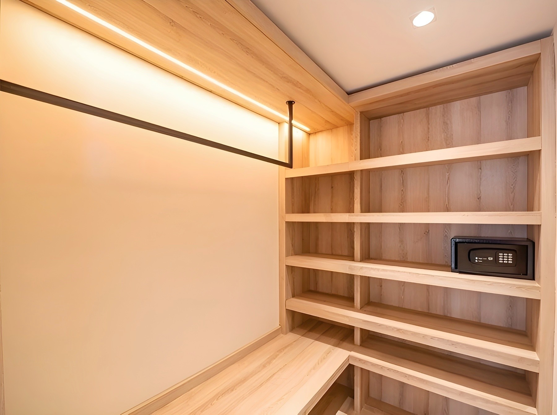 Royal Horizon Ponta Sino 37