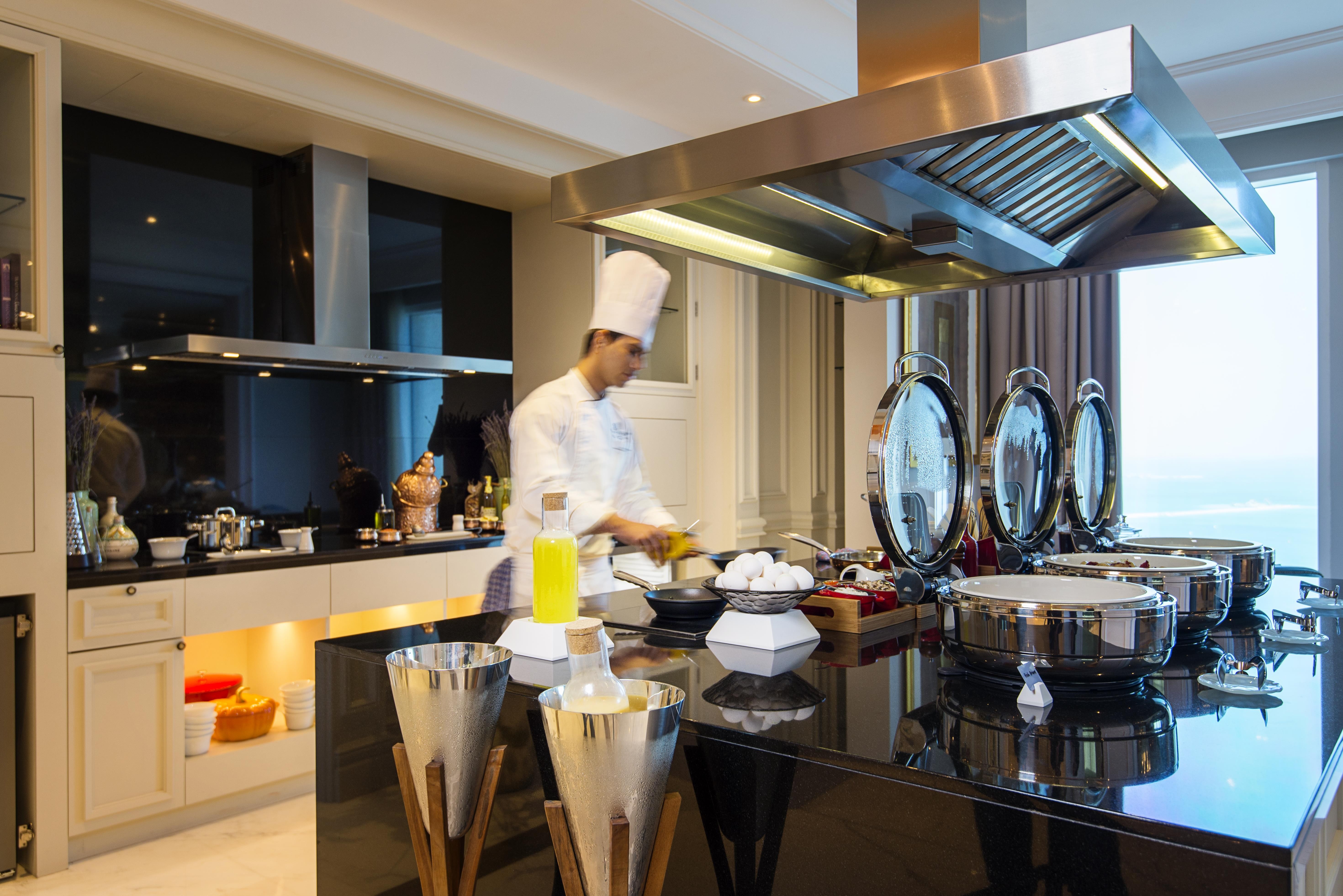 The Ritz Carlton Doha 8