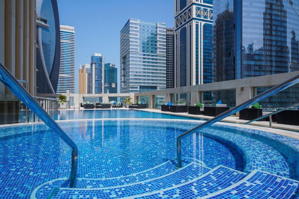 Wyndham Grand Doha West Bay beach