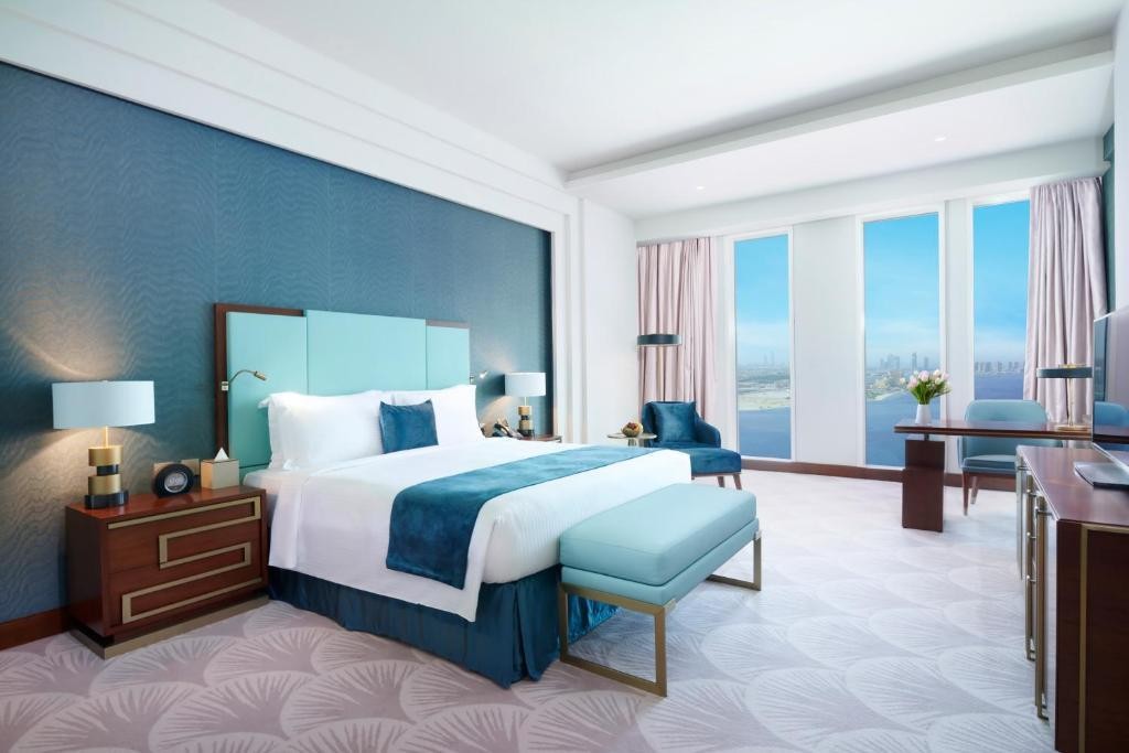 Wyndham Grand Doha West Bay beach
