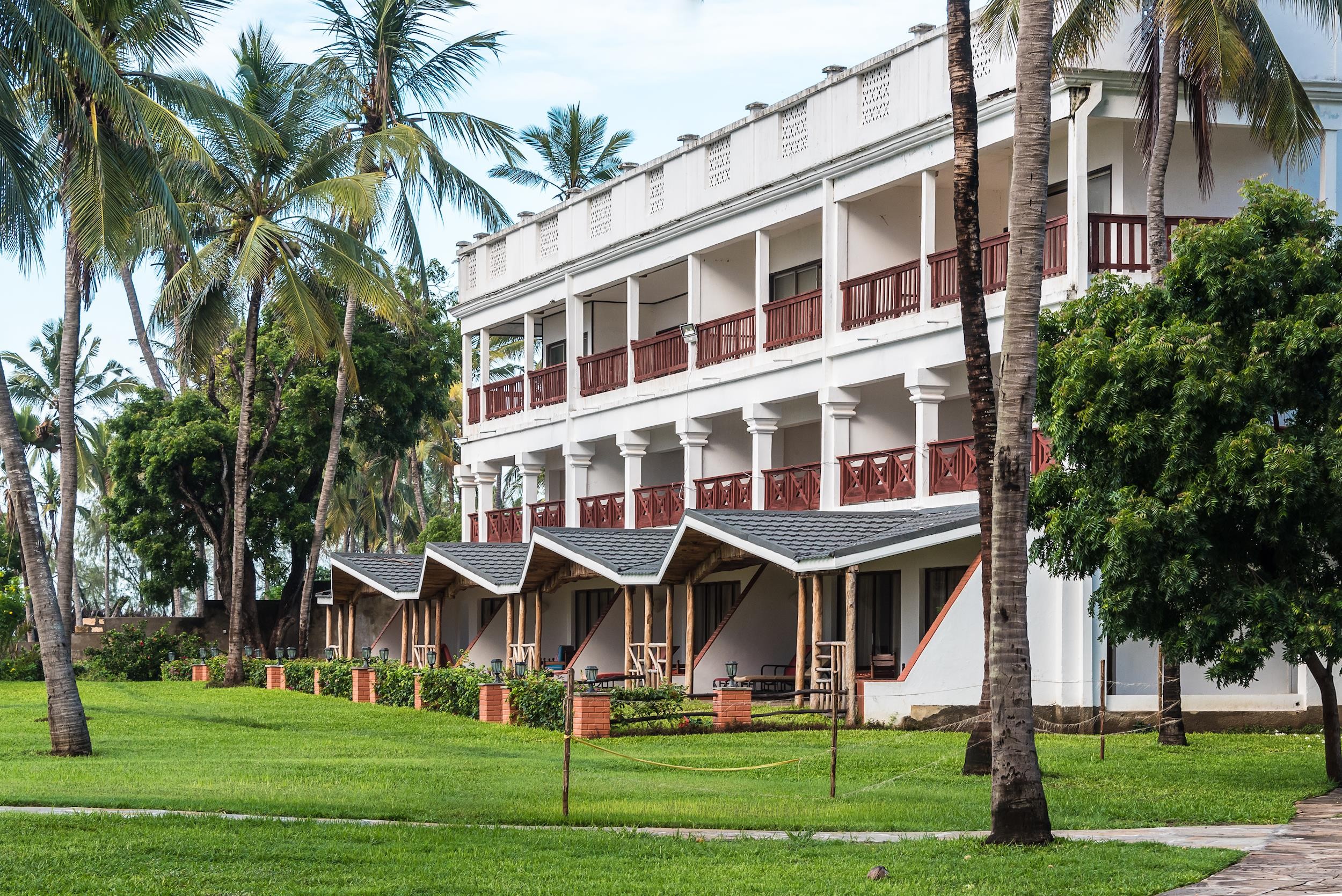 PrideInn Paradise Beach Hotel & Spa