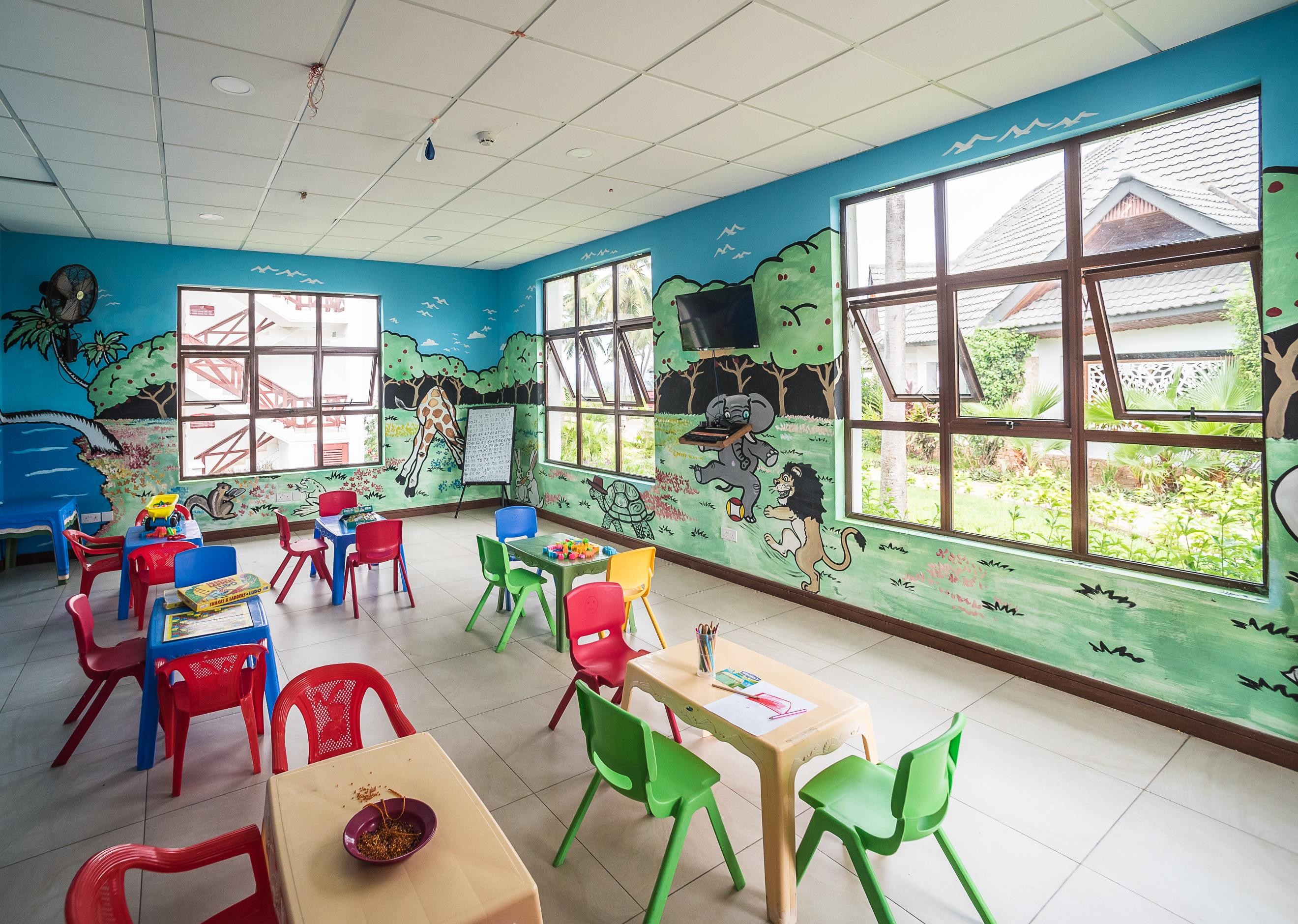 PrideInn Paradise Beach Hotel & Spa 16