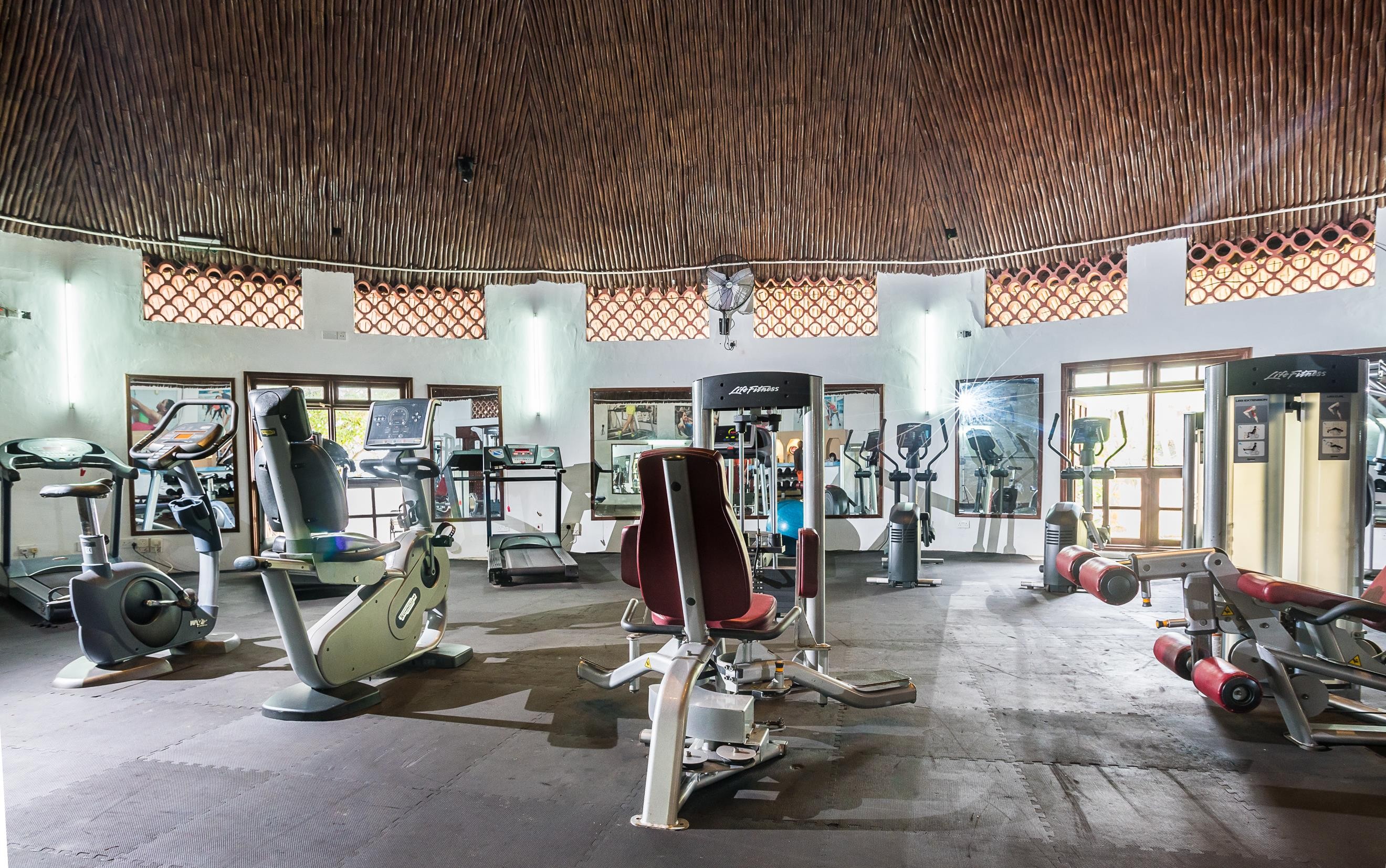 PrideInn Paradise Beach Hotel & Spa 14