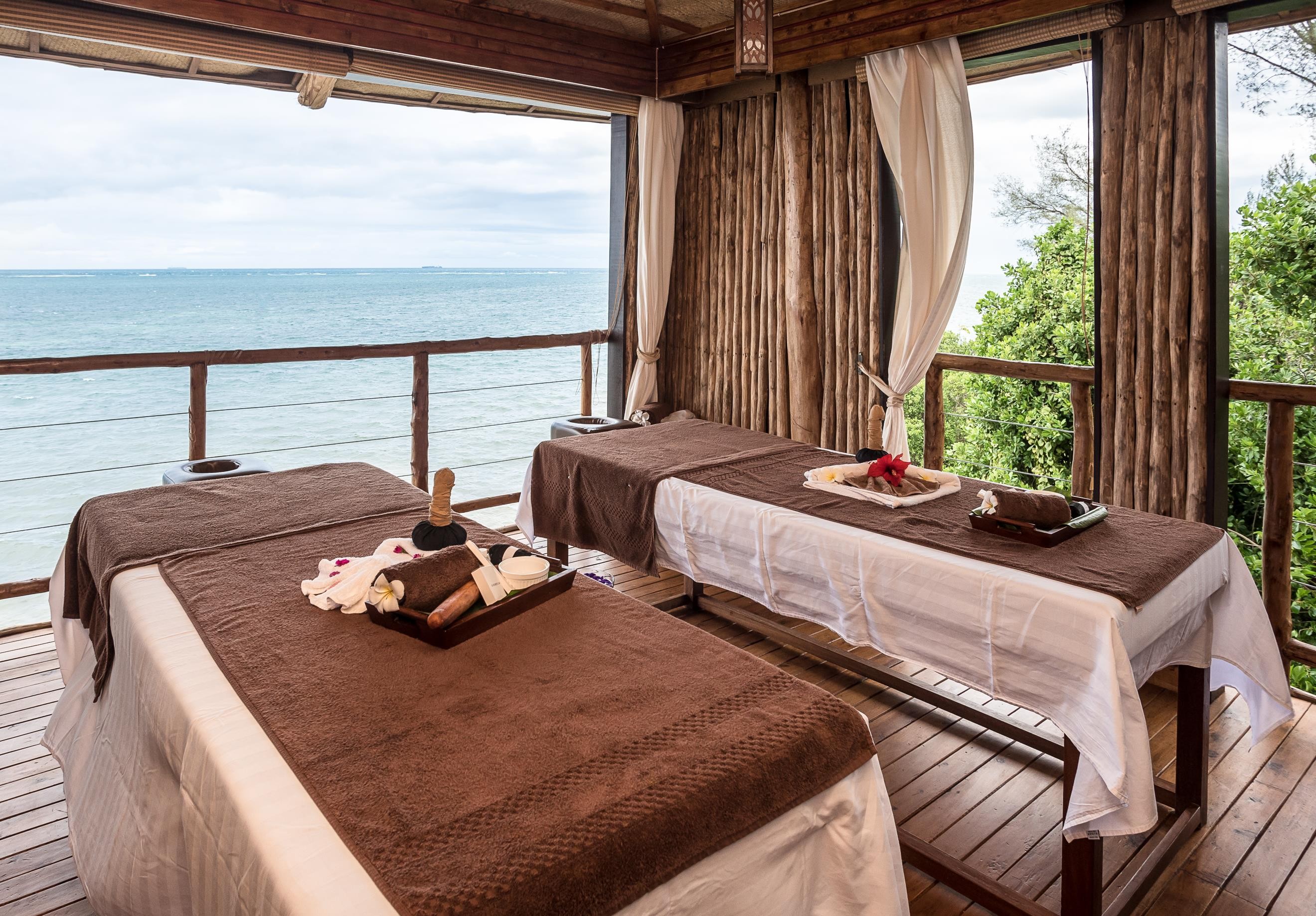 PrideInn Paradise Beach Hotel & Spa 12