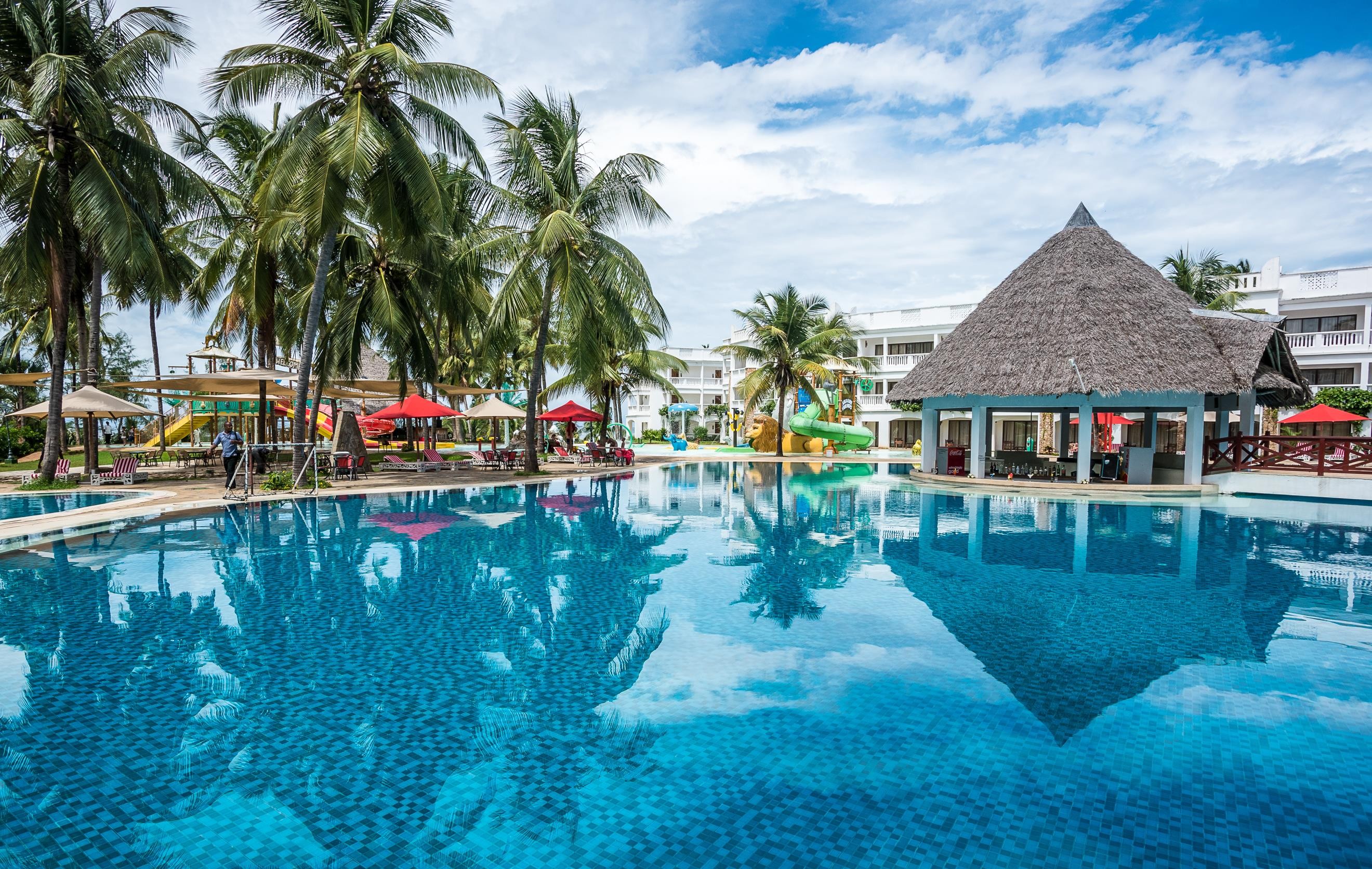 PrideInn Paradise Beach Hotel & Spa