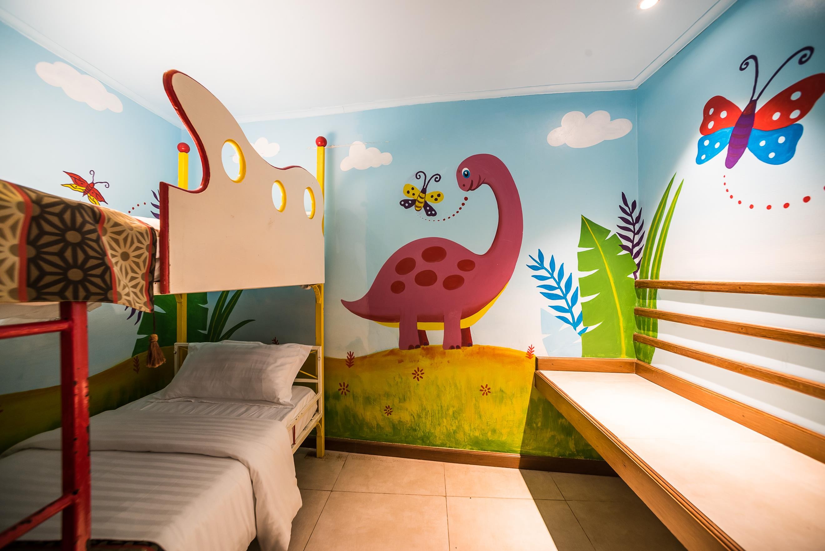 PrideInn Paradise Beach Hotel & Spa 9