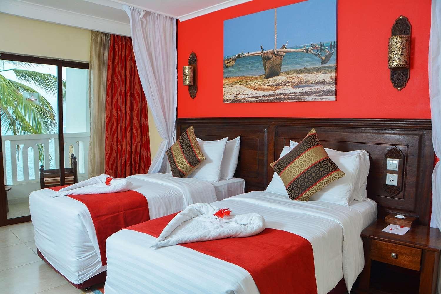 PrideInn Paradise Beach Hotel & Spa 8