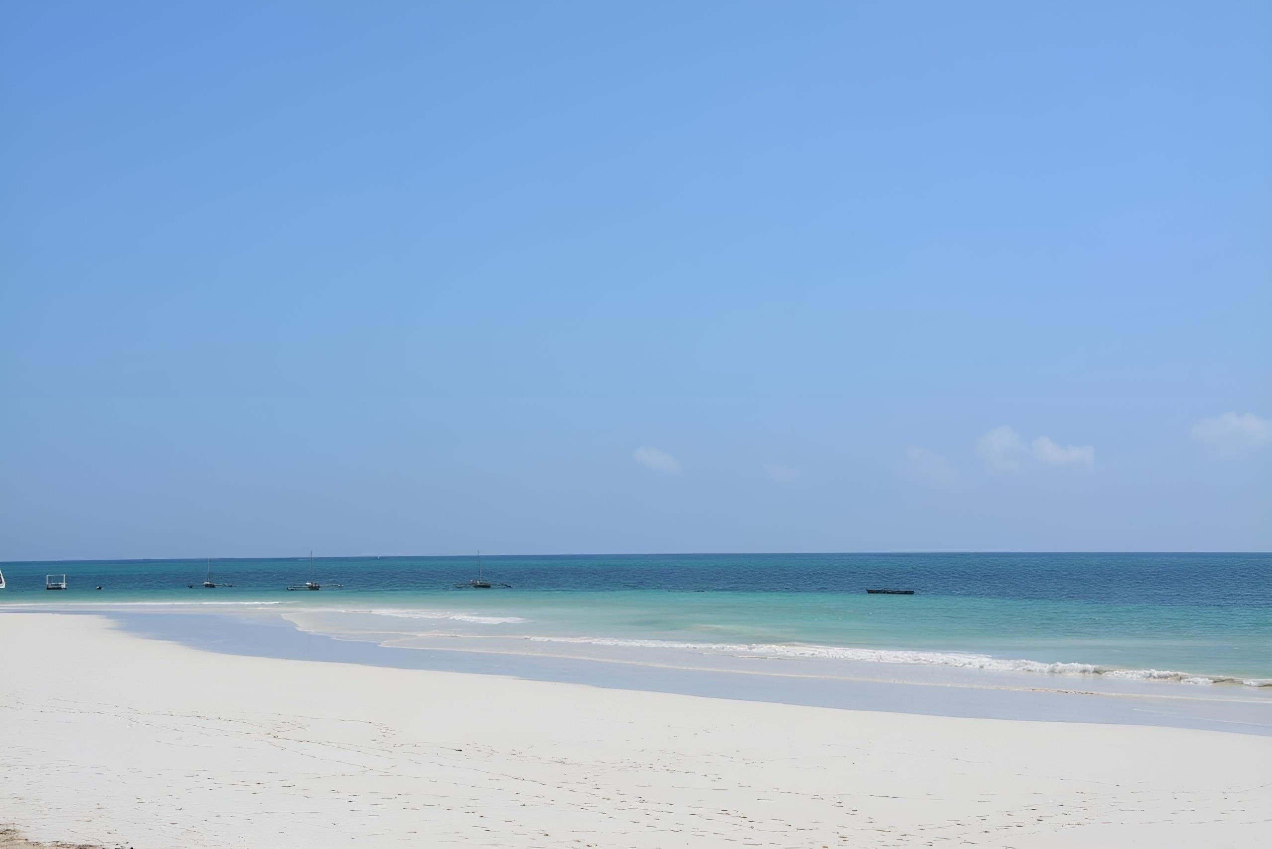 Neptune Village Beach Resort & Spa 4