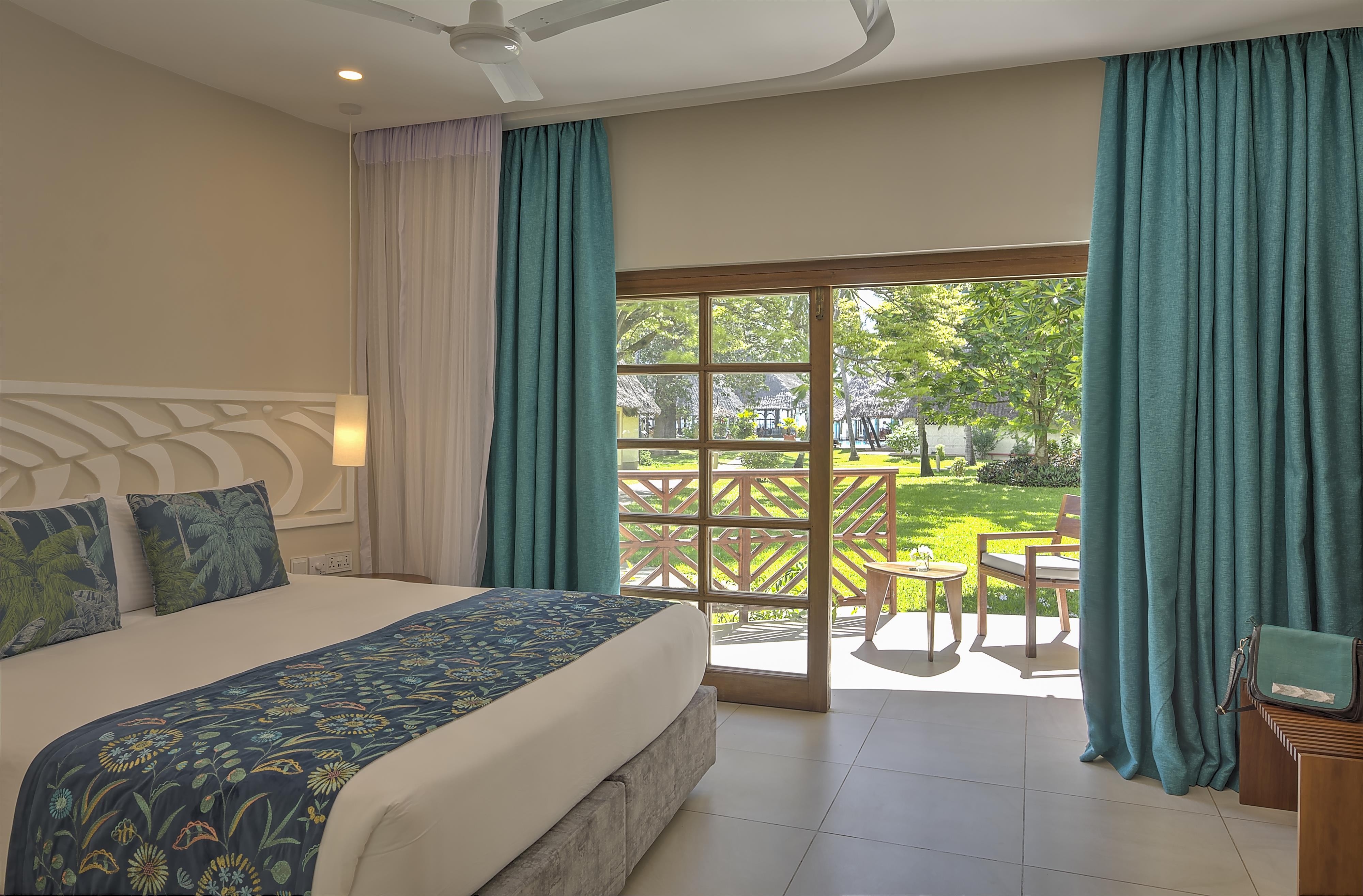 Neptune Village Beach Resort & Spa 9