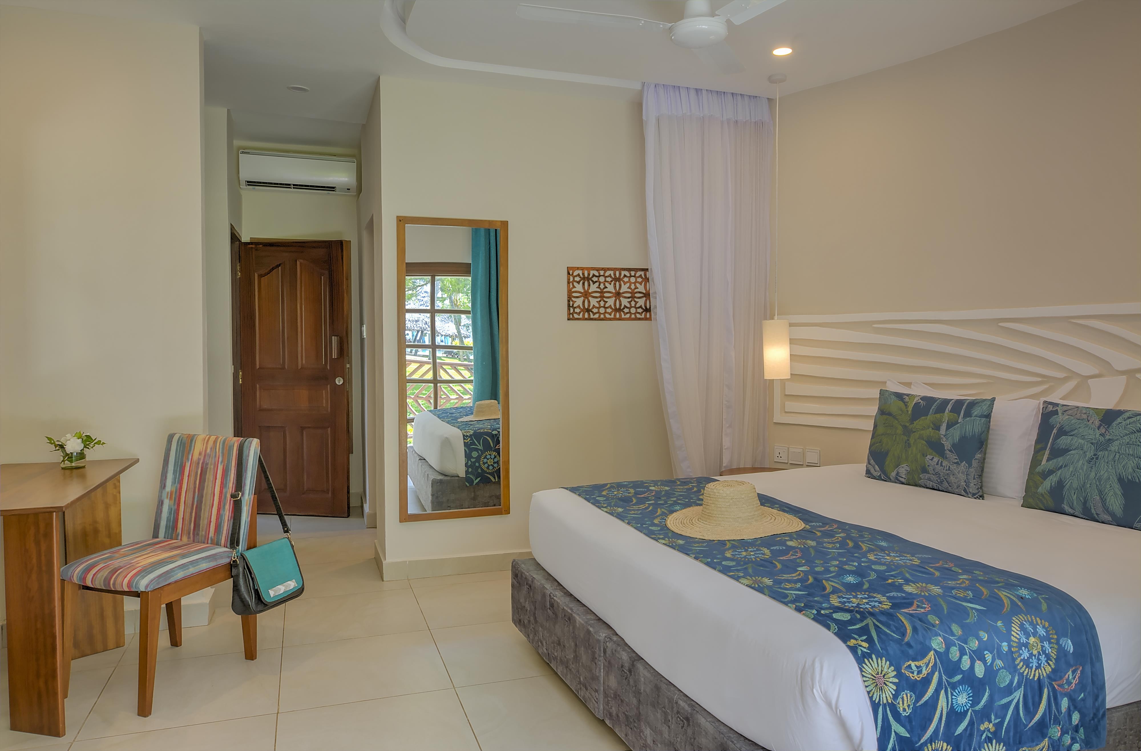 Neptune Village Beach Resort & Spa 10