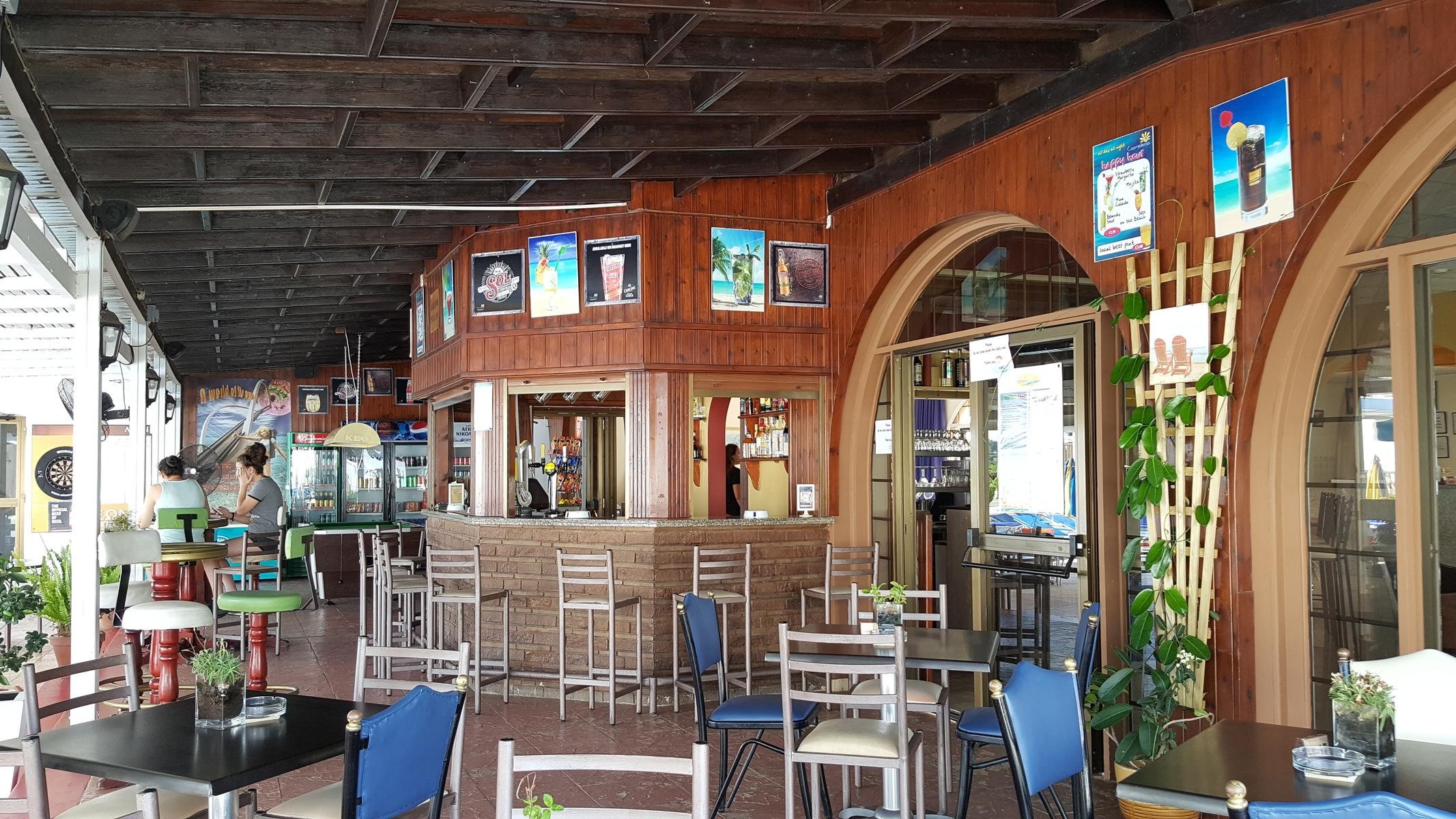 Cosmelenia Hotel Apartments 8