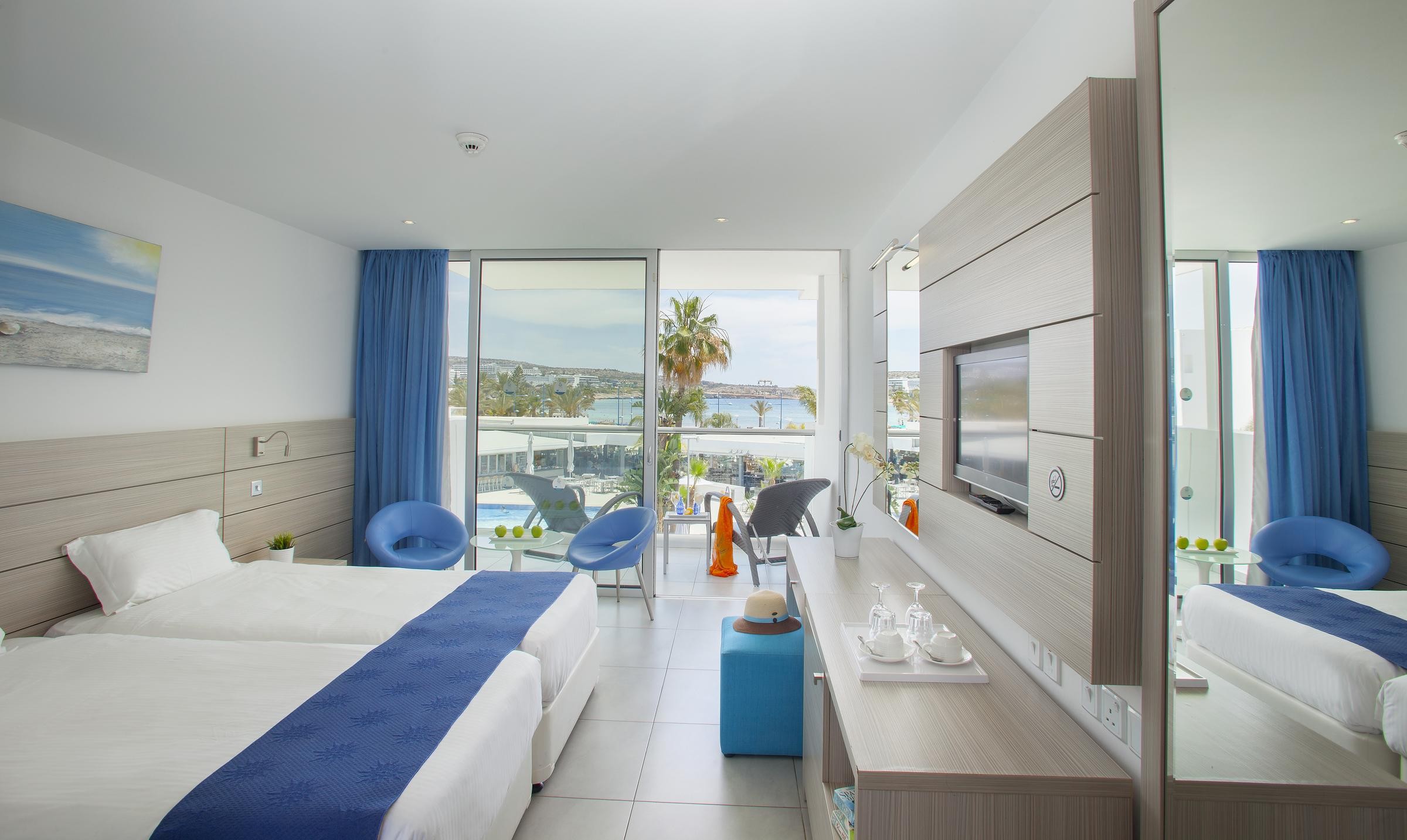 Limanaki Beach Hotel & Suites 3