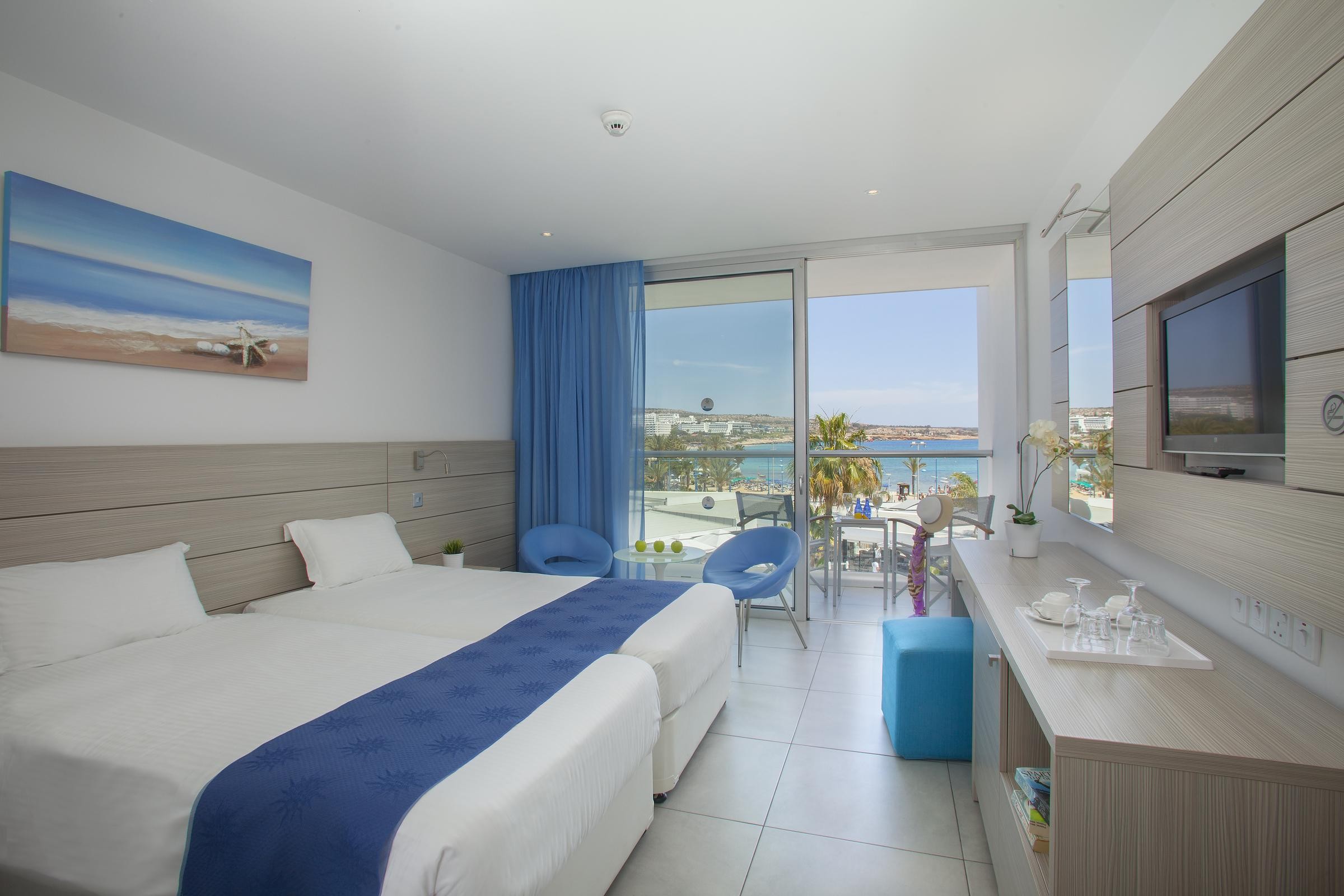 Limanaki Beach Hotel & Suites 4