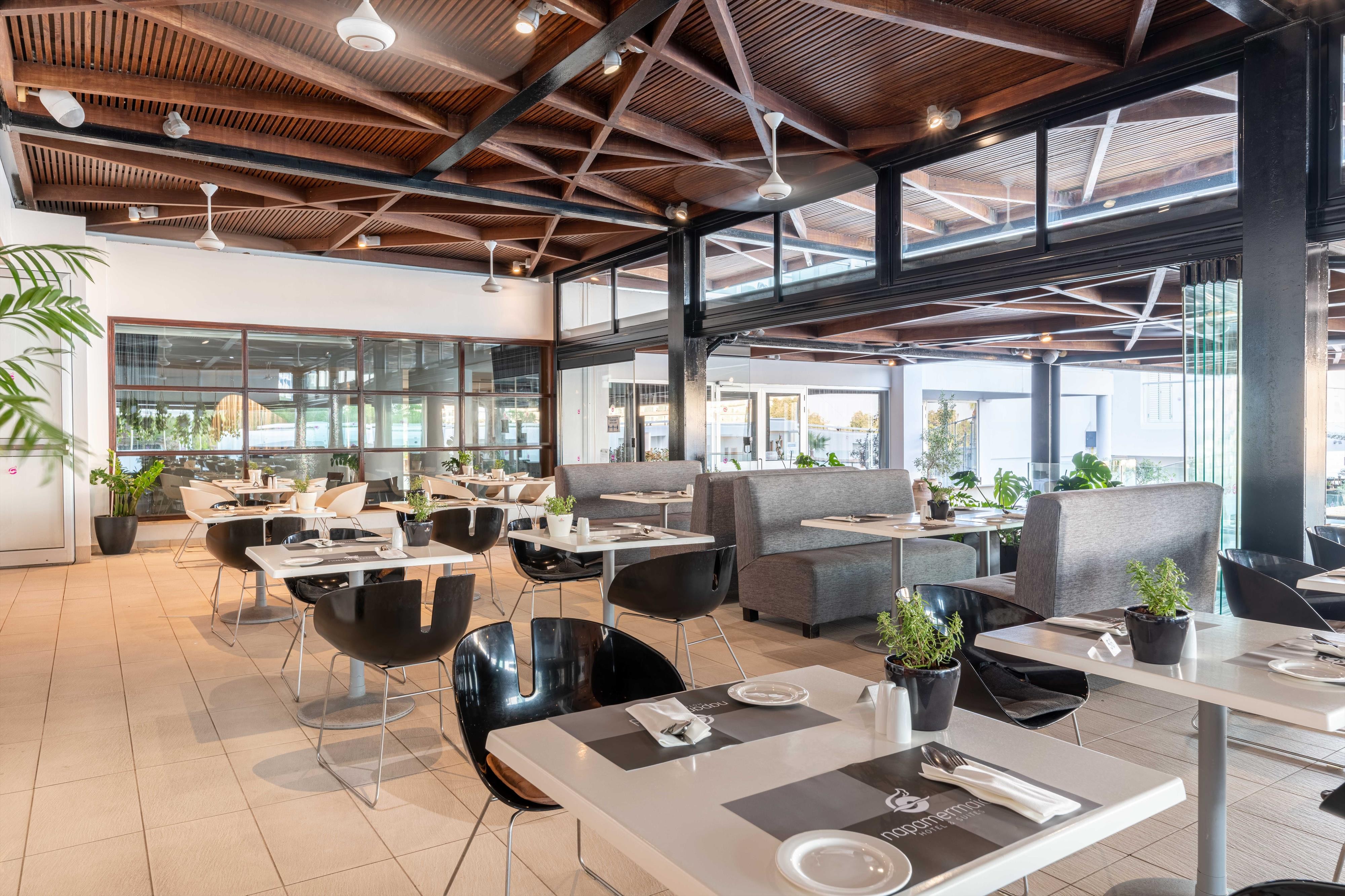 Napa Mermaid Hotel & Suites 12