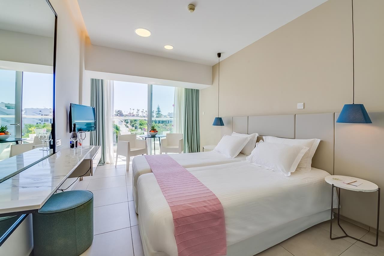 Napa Mermaid Hotel & Suites 7