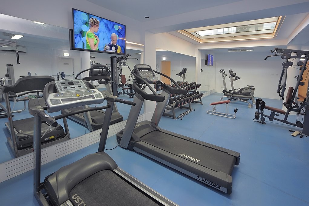 Okeanos Beach Boutique 8