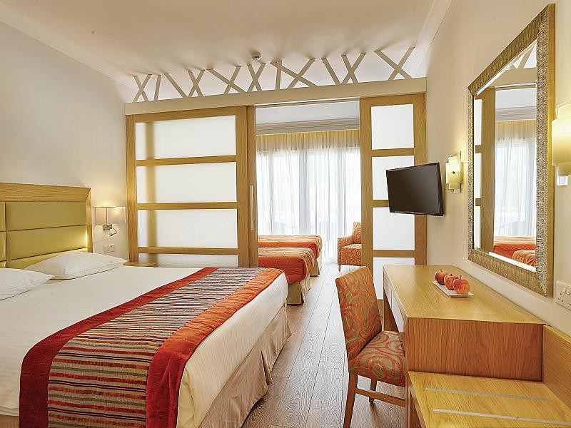 Olympic Lagoon Resort  6