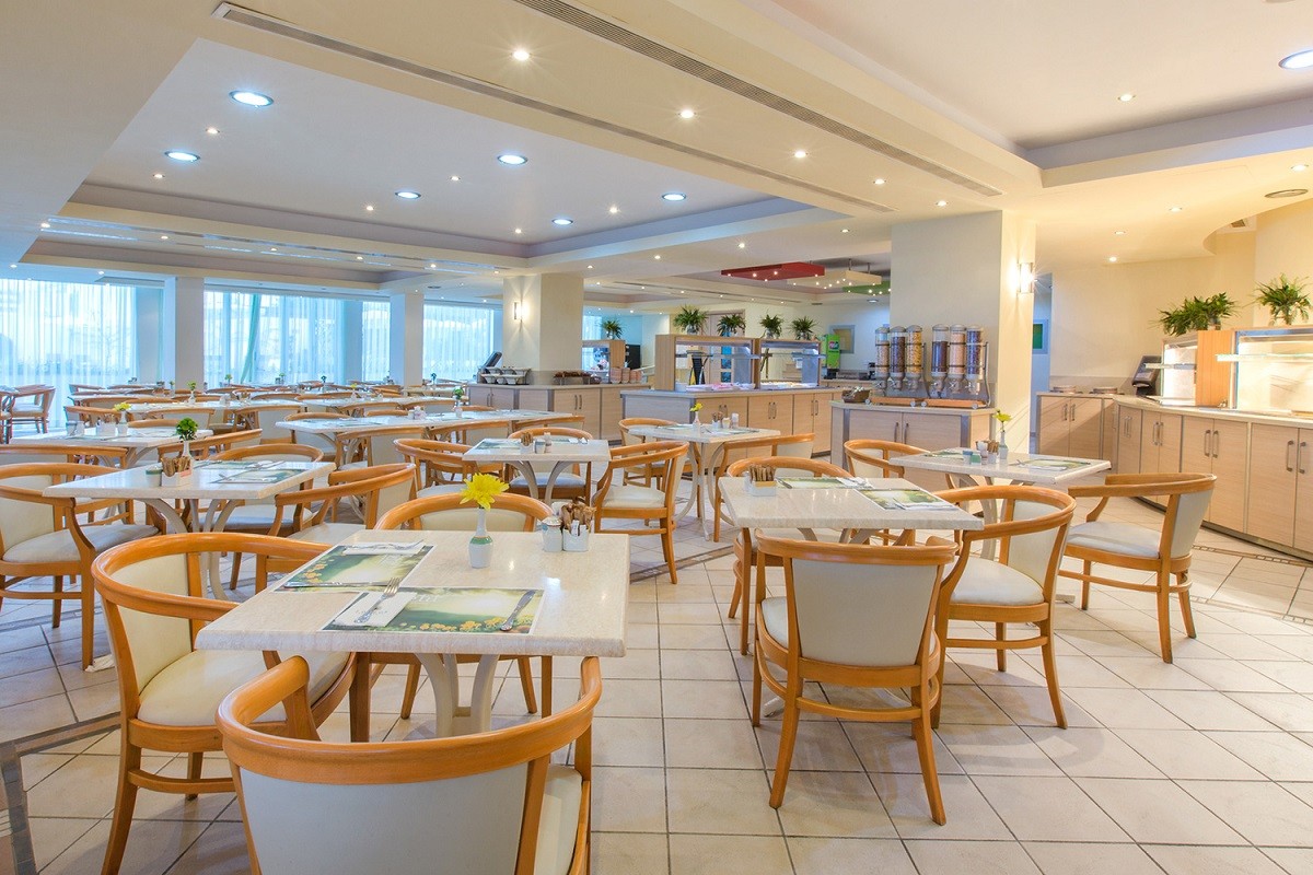 Lordos Beach Hotel & Spa 8