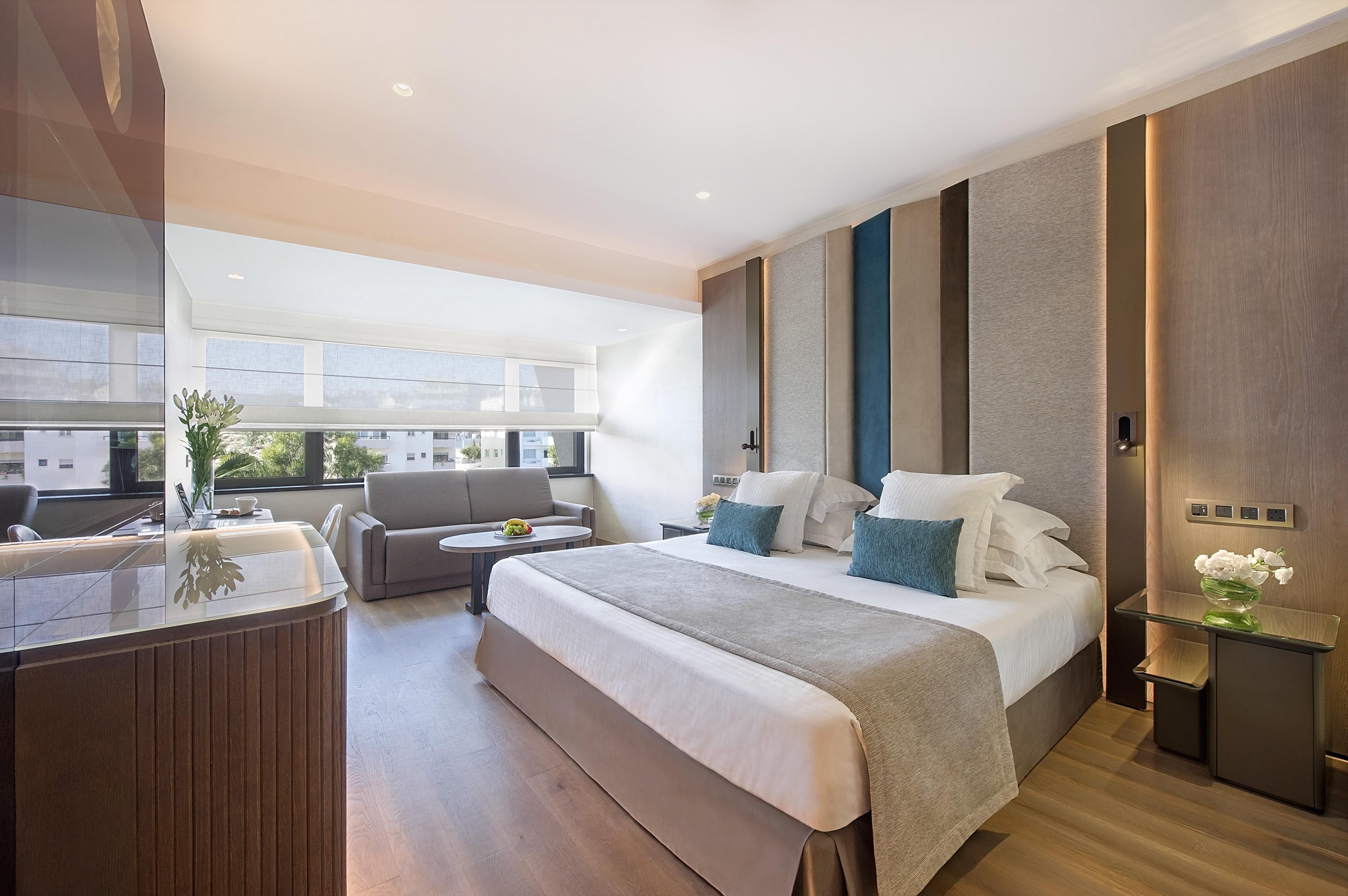 Amathus Beach Limassol 10