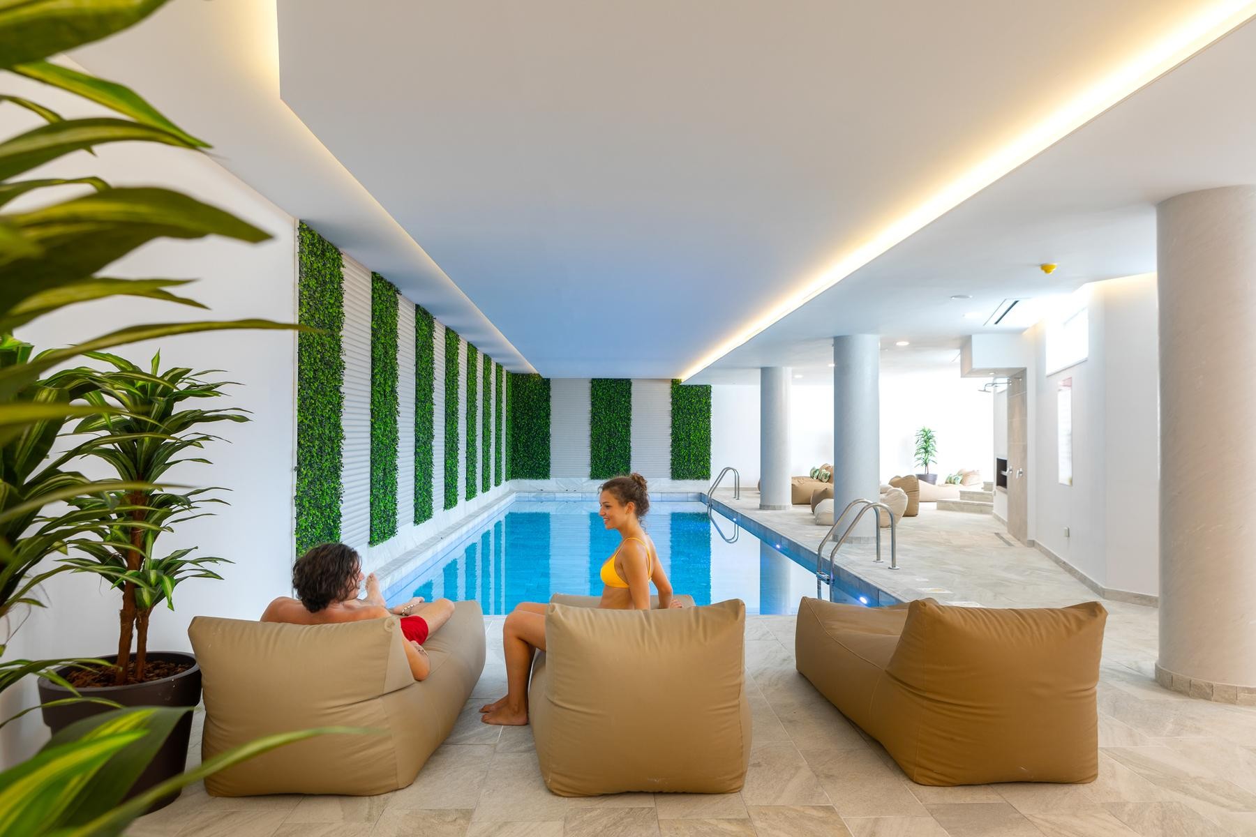 Leonardo Crystal Cove Hotel and Spa by the sea 3