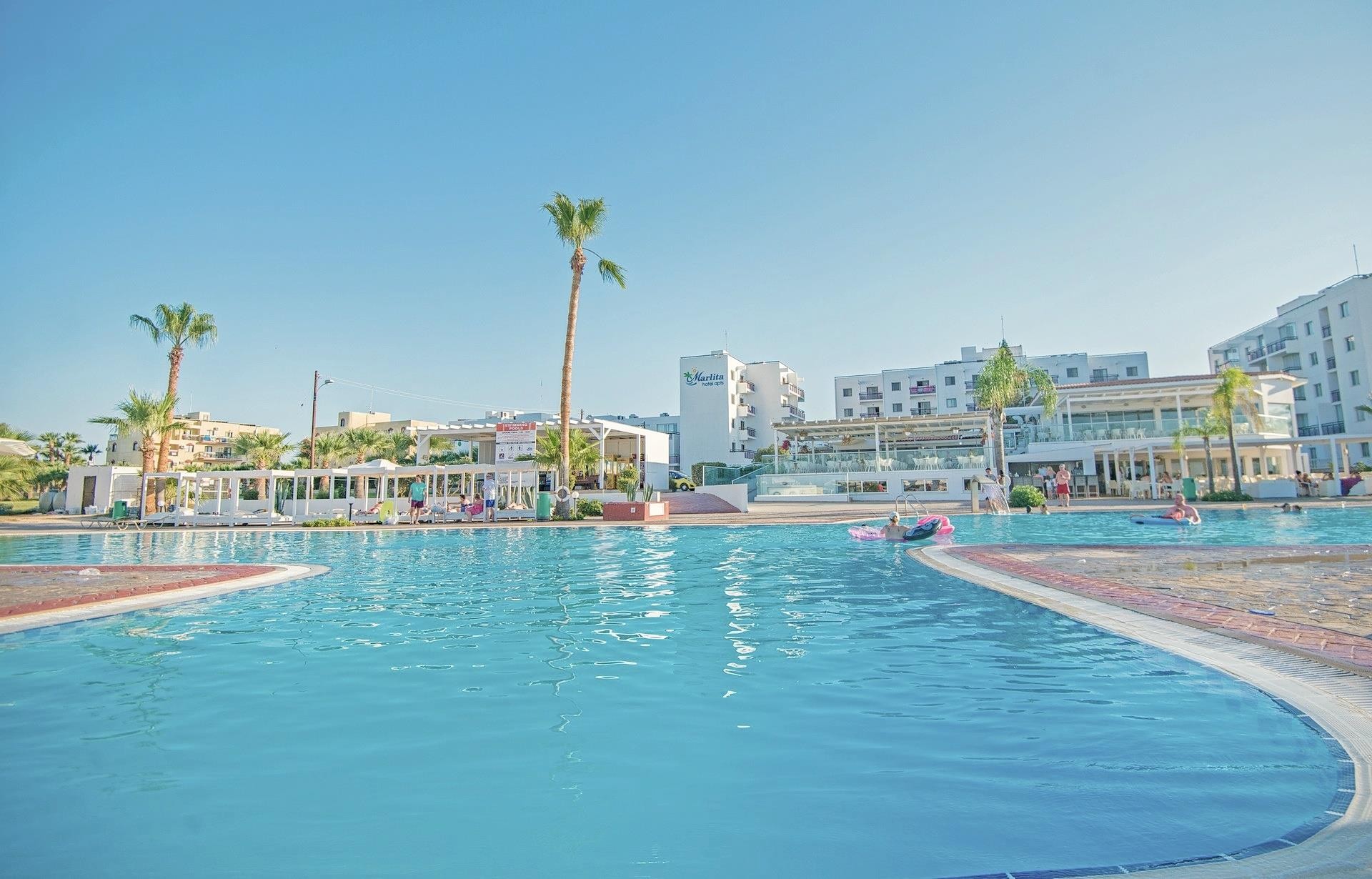 Marlita Beach Hotel Apartments 3