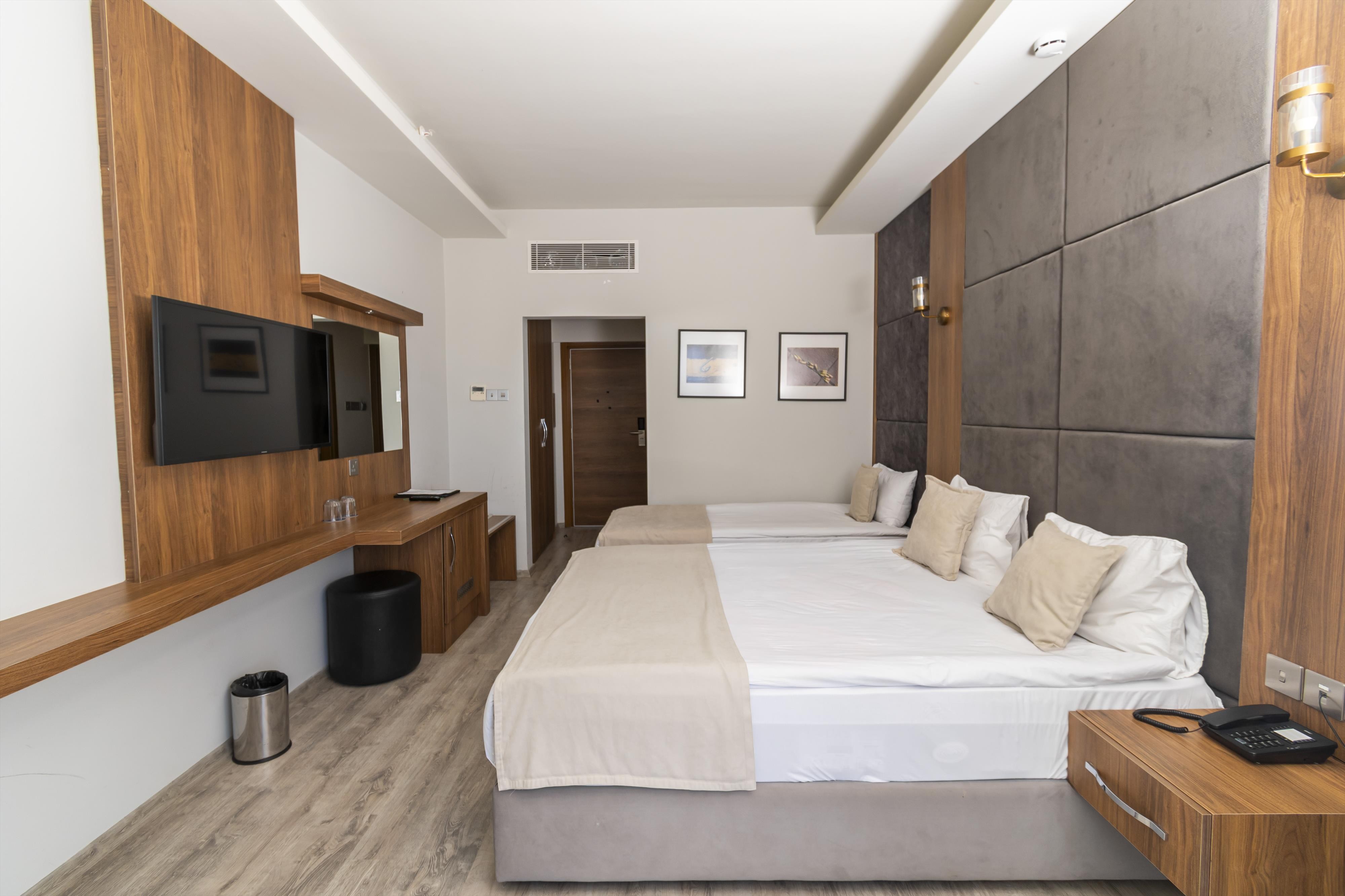 Mimoza Beach Hotel 13